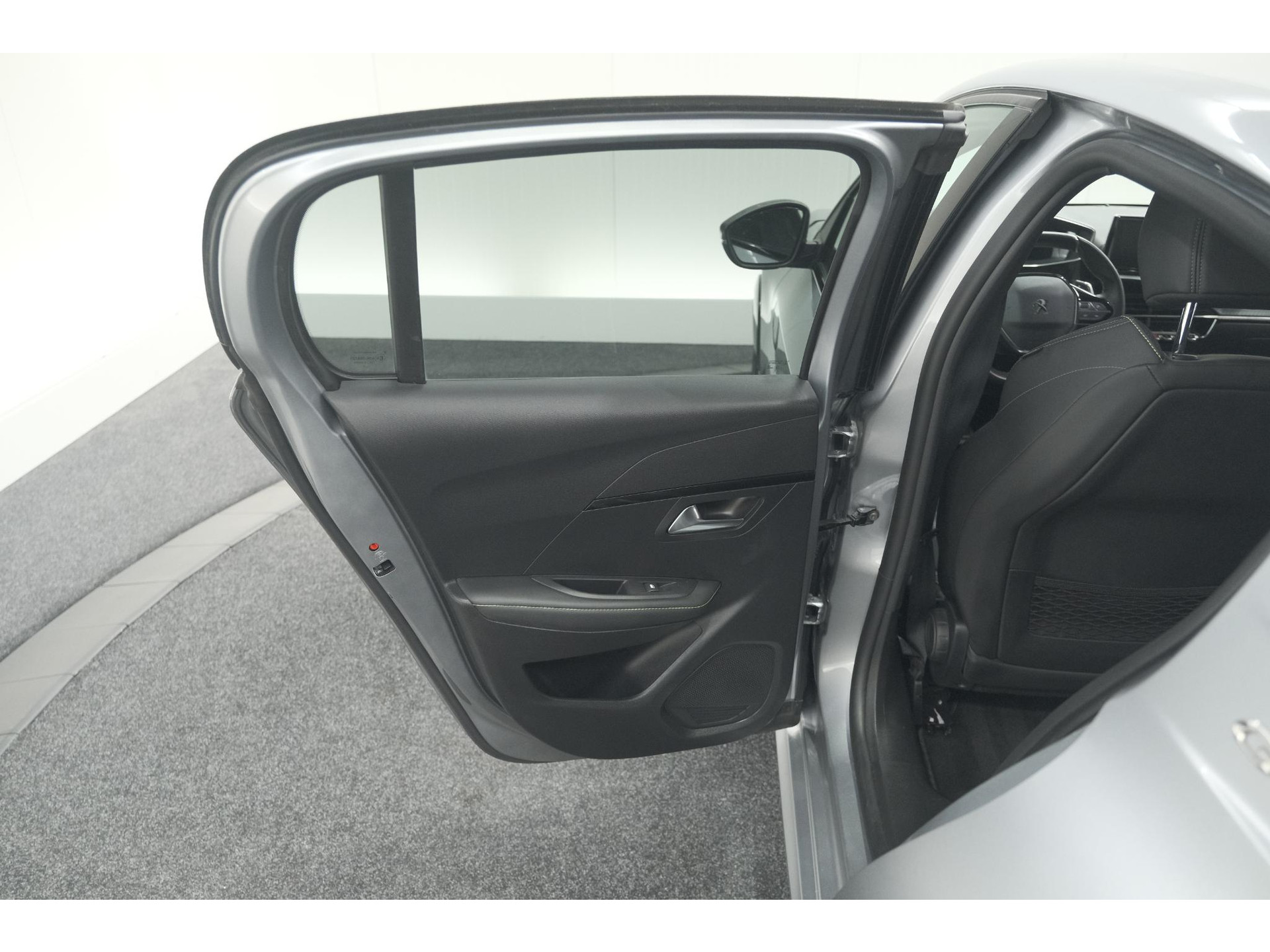 Peugeot 208 PureTech 131 EAT8 GT | Camera | Dodehoekdetectie | Navigatie | Carplay