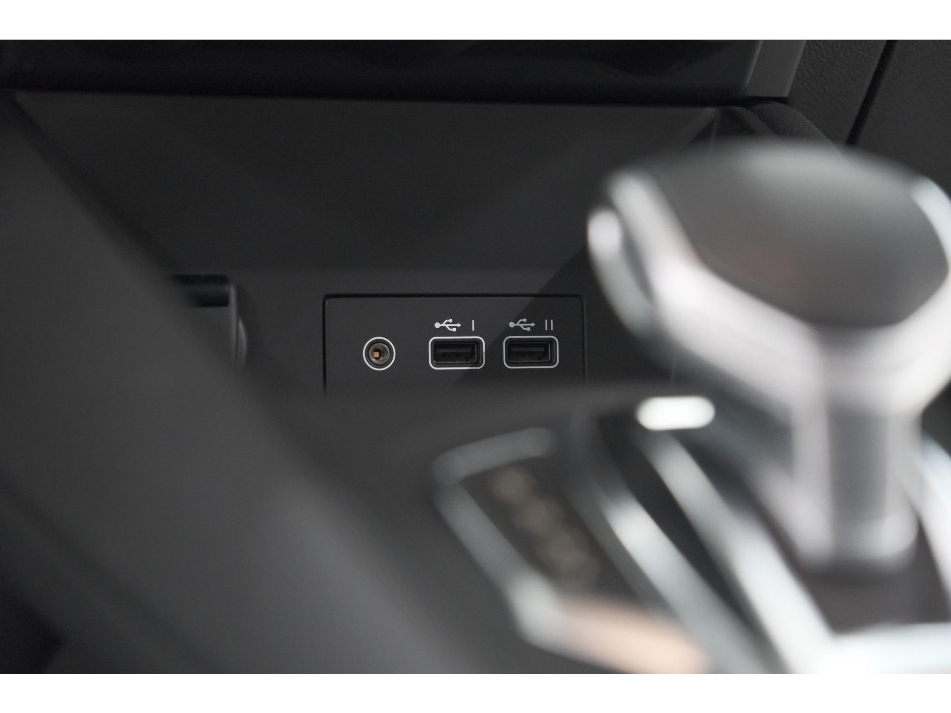 Renault Captur Mild Hybrid 140 EDC Techno | Camera | 9.3 Inch Scherm | Apple Carplay | Parkeersensoren | Allseason Banden | Stoelverwarming