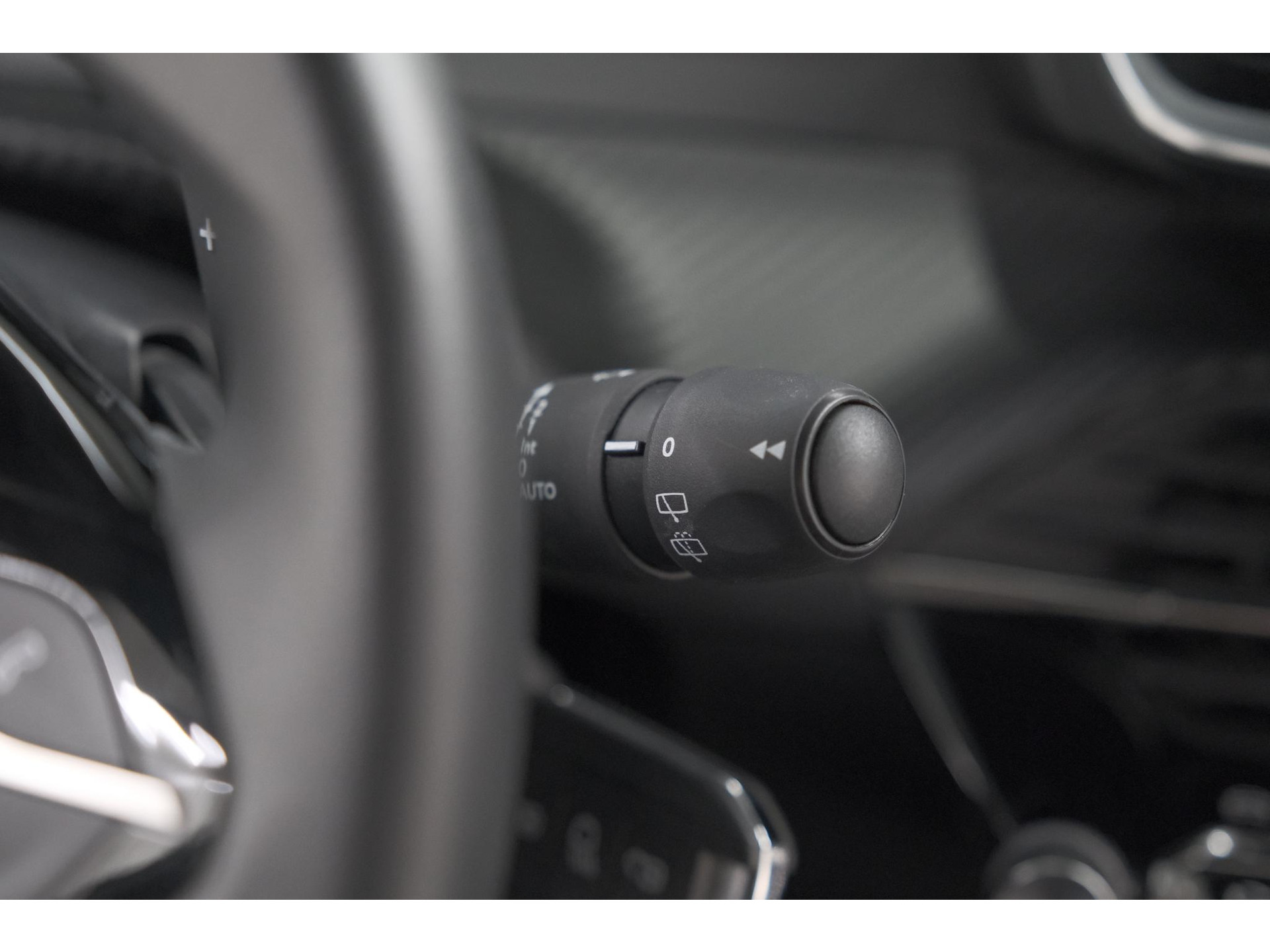 Peugeot 2008 1.2 Hybrid 136 Style | Apple Carplay | Parkeersensoren | Climate Control