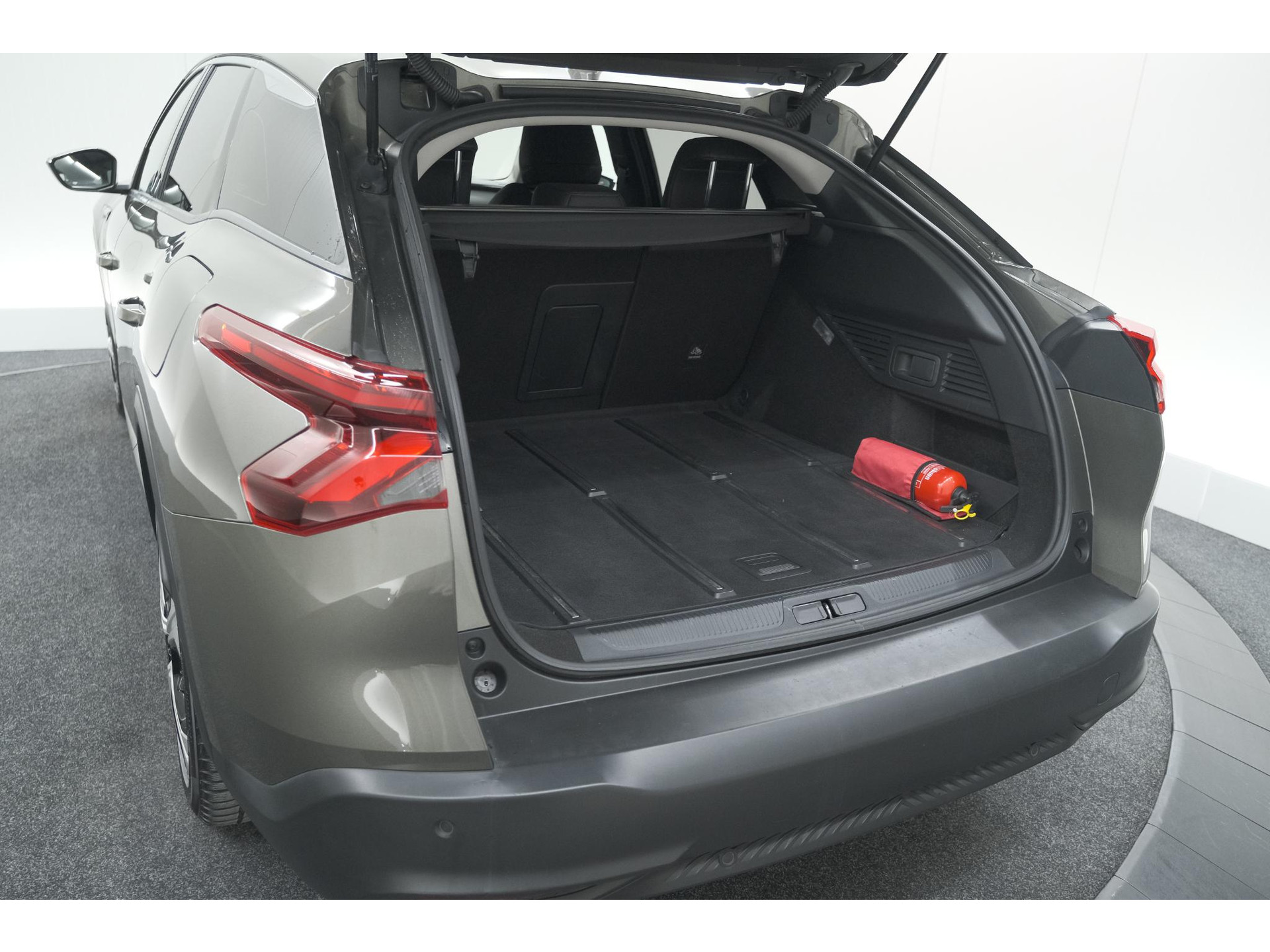 Citroen C5 X 1.6 Plug-in Hybrid 225 Business | Parkeersensoren | Navigatie | Apple Carplay