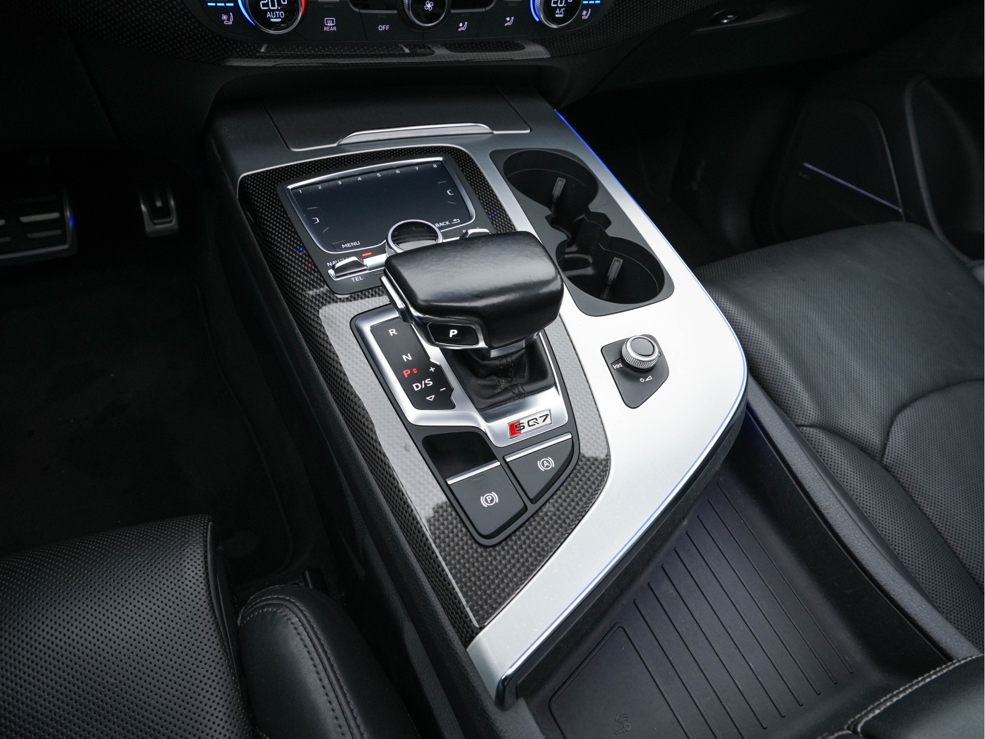 Audi SQ7 4.0 TDI Quattro Pro Line + Aut. *PANO | LUXURY-LEATHER | FULL-LED | DIGI-COCKPIT | BOSE-SOUND | KEYLESS | CAMERA | NAVI-FULLMAP | HEATED/VENTILATED-COMFORTSEATS | SHIFT-PADDLES | CARBON-INLAY | ECC | ADAPTIVE-CRUISE |