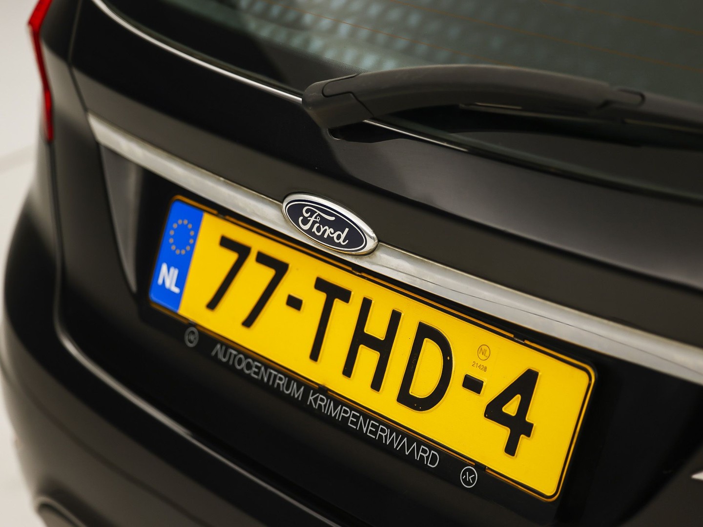 Ford Fiesta 1.25 Titanium (5 DEURS, CLIMATE, CRUISE, SPORTSTOELEN, PARKEERSENSOREN, TREKHAAK, LM VELGEN, ELEK PAKKET, NIEUWSTAAT)