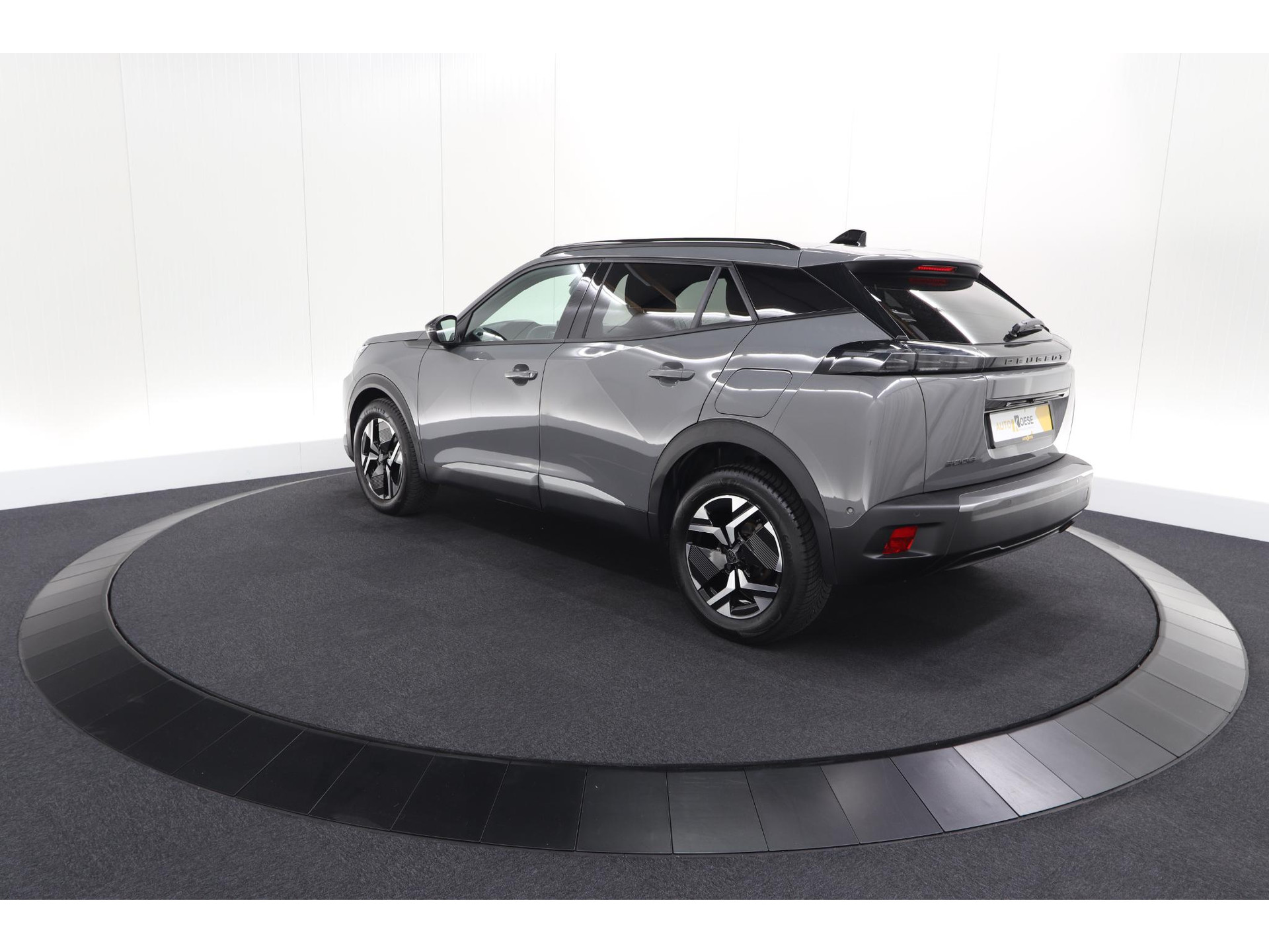 Peugeot 2008 PureTech 100 Allure | Allseason Banden | 360 Camera | Adaptieve Cruise Control | Dodehoekdetetie | Navigatie