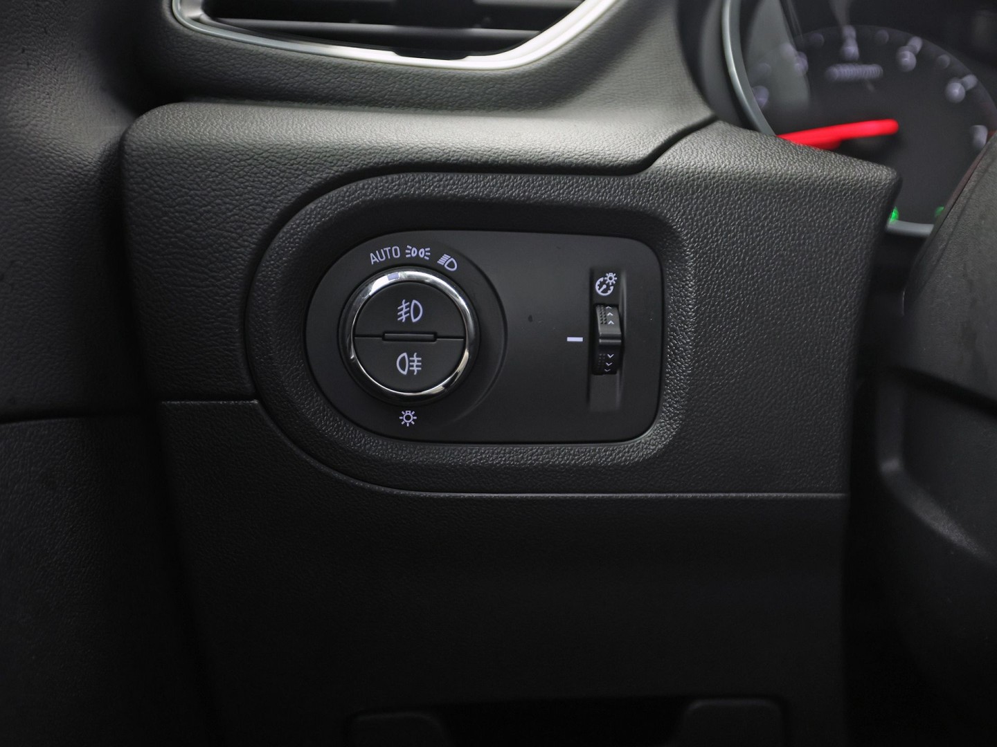 Opel Grandland X 1.2 Turbo Ultimate Sport Automaat (APPLE CARPLAY, MEMORY SEAT, STOELVERWARMING/KOELING, 360 CAMERA, STUURWIEL VERWARMD, KEYLESS, GETINT GLAS, NIEUWSTAAT)