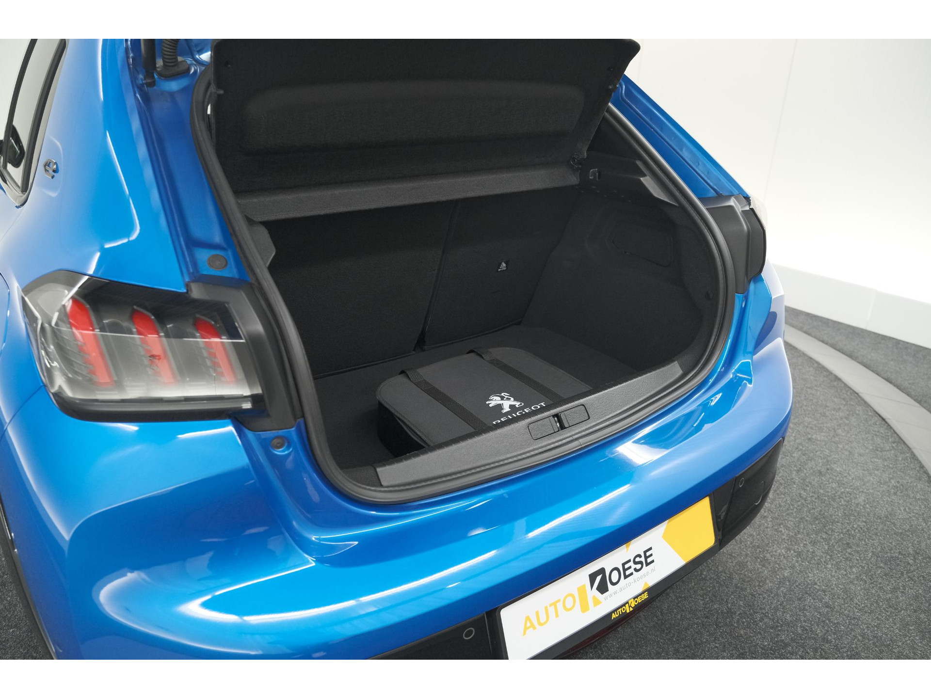 Peugeot e-208 EV GT Pack 50 kWh | Camera | Adapieve Cruise Control | Stoelverwarming | 3 FASE