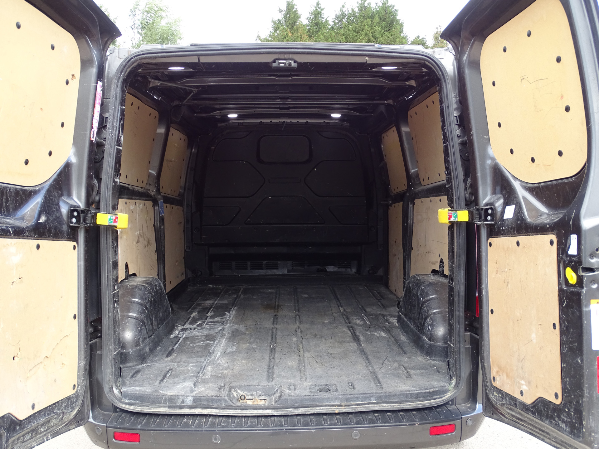 Ford Transit Custom 2.0 TDCI 177 pk L2H1 Limited