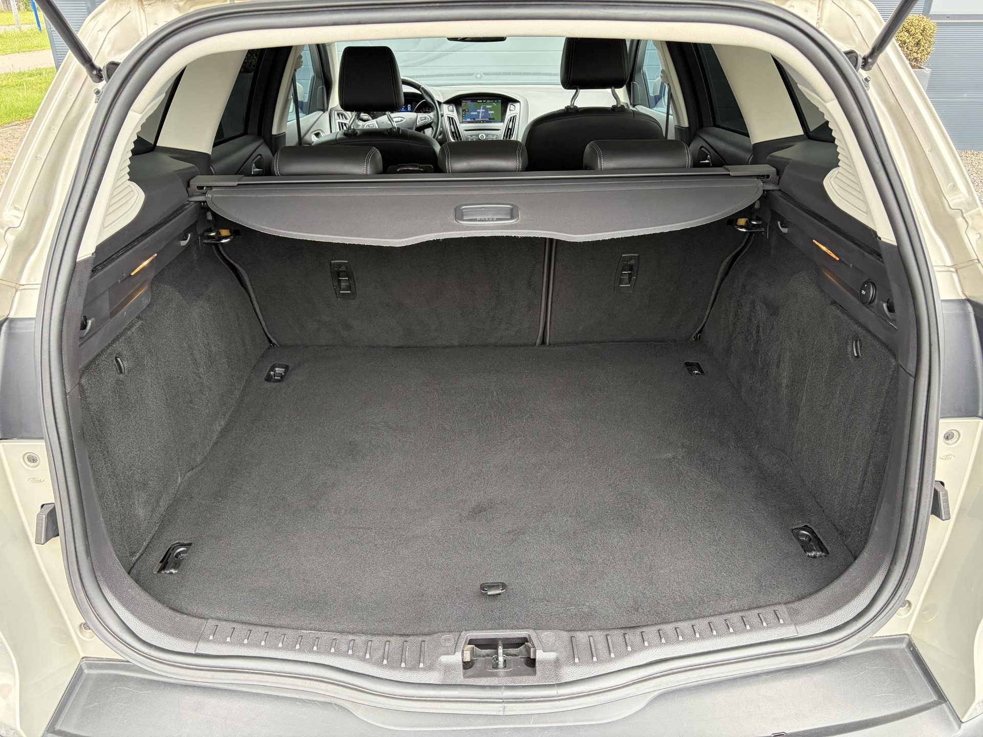 Ford Focus Wagon 1.5 Titanium Edition 1e Eigenaar,150pk,Navi,Camera,6 Bak,Stoelverw,Stuurverw,Leder,Lm velgen,Pdc V+A,Elekt.stoelen,Recent beurt gehad,Apk tot 03-2027