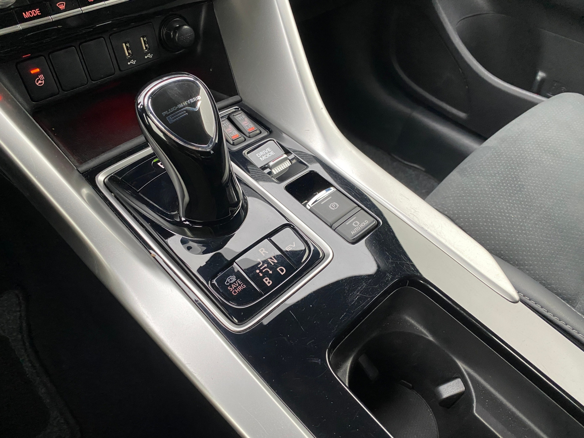 Mitsubishi Eclipse Cross 2.4 PHEV Instyle 4WD 188 pk AUT. | 1e eigenaar | navigatie | stoel-stuurverwarming | leder/alcantara interieur