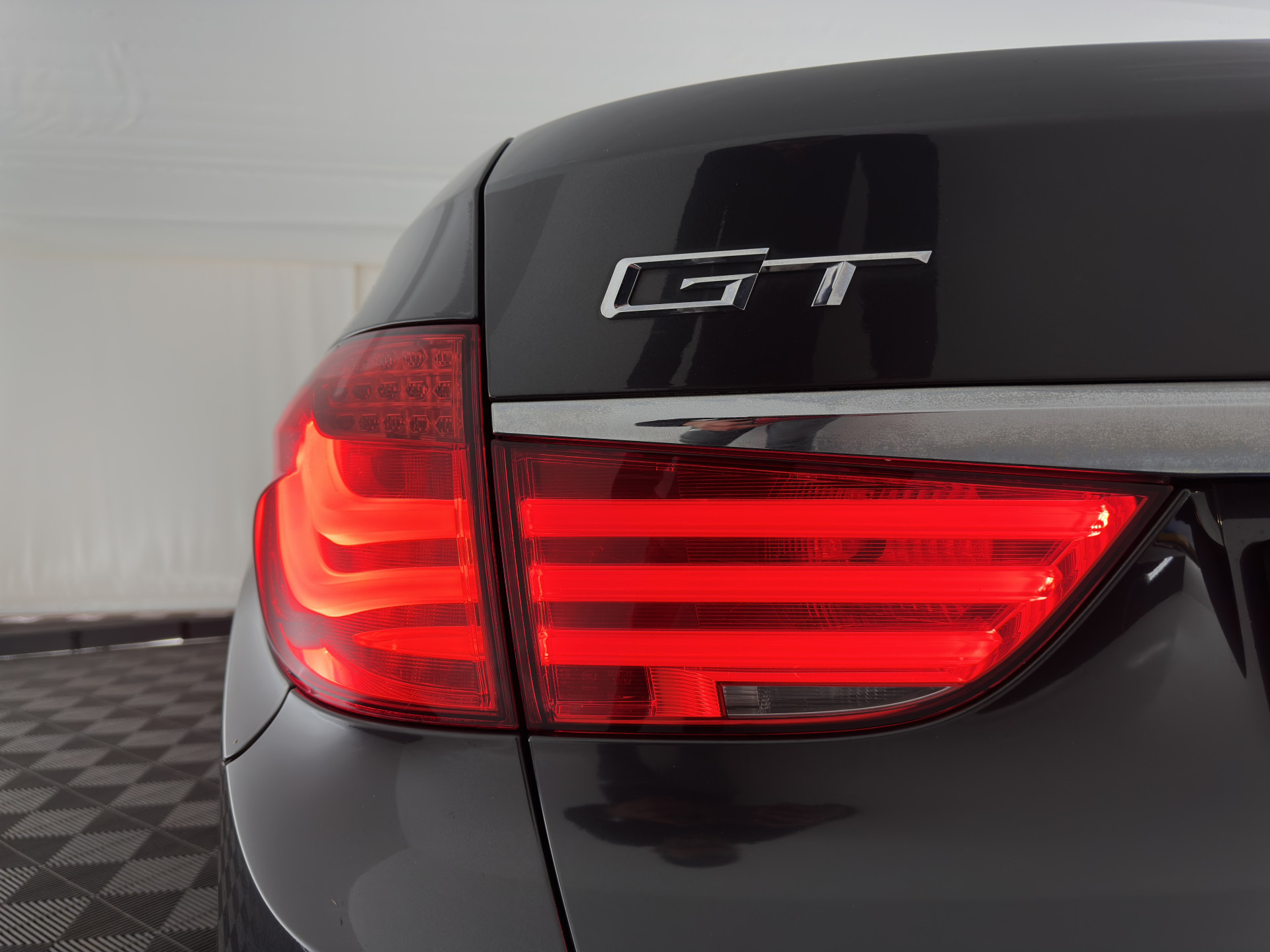 BMW 5-serie Gran Turismo 520d High Executive Aut. *HEAD-UP | ADAPTIVE-CRUISE | LUXURY-LEATHER | XENON | MEMORY-PACK | TOP-VIEW | HIFI-SOUND | NAVI-FULLMAP | ECC | PDC*