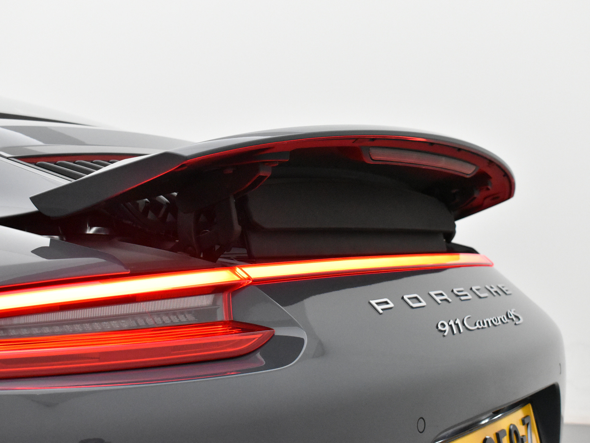 Porsche 911 Cabrio 3.0 Carrera 4S / Origineel NL AUTO/ SPORT CHRONO PLUS 421PK / NEDERLANDSE AUTO