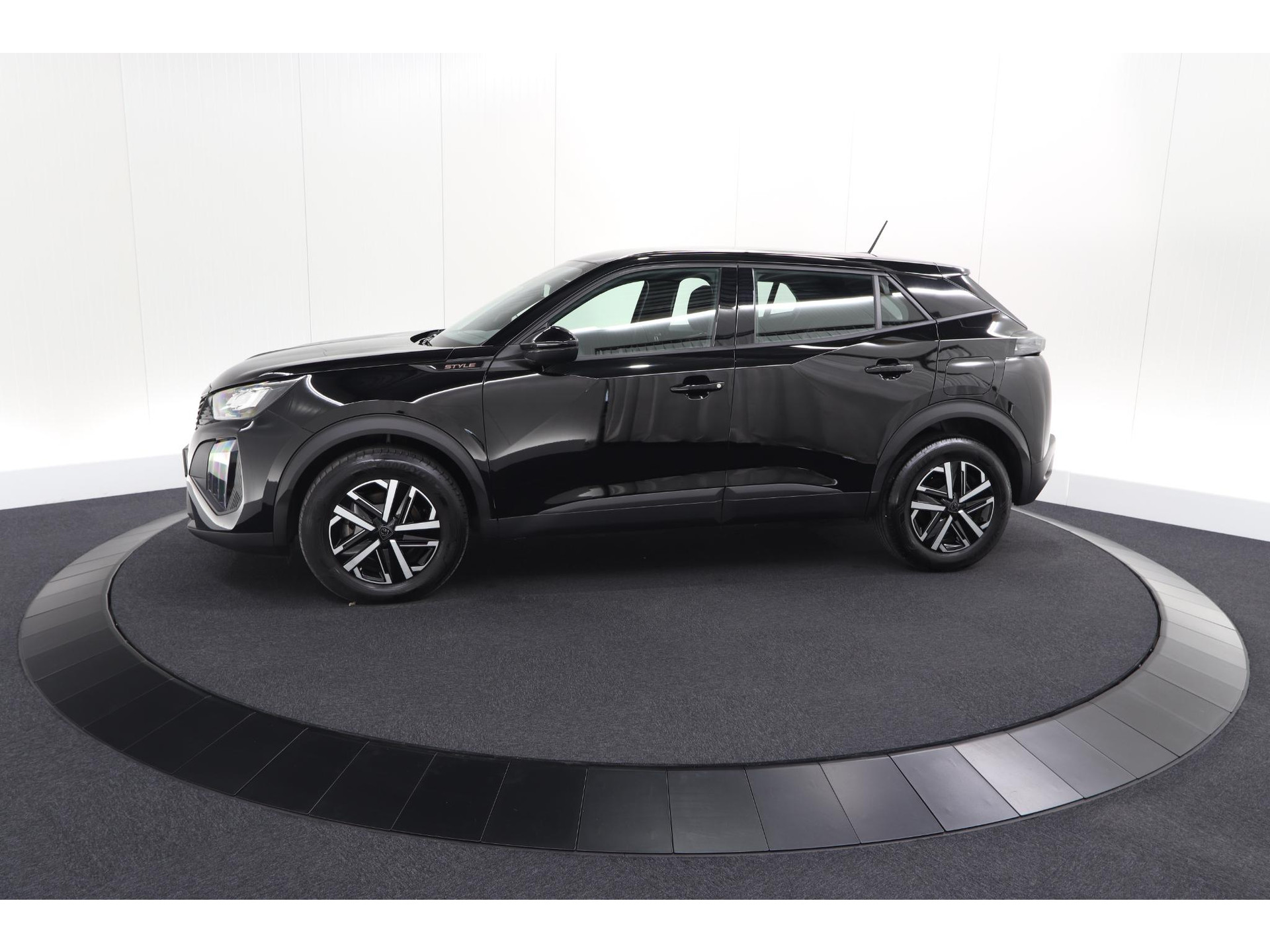 Peugeot 2008 1.2 Hybrid 136 Style | Apple Carplay | Parkeersensoren | Climate control