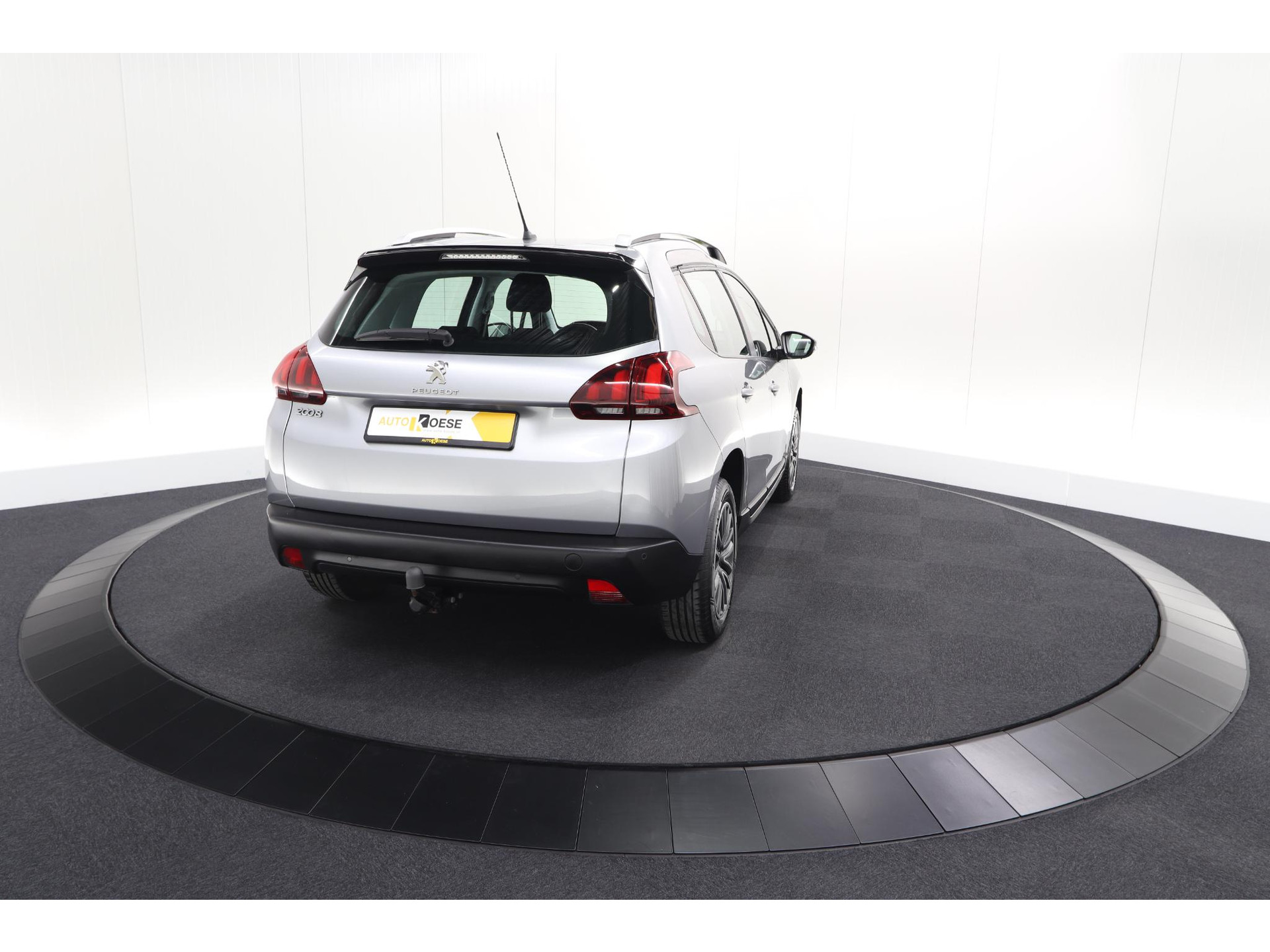 Peugeot 2008 PureTech 110 Blue Lion | Trekhaak | Apple Carplay | Parkeersensoren