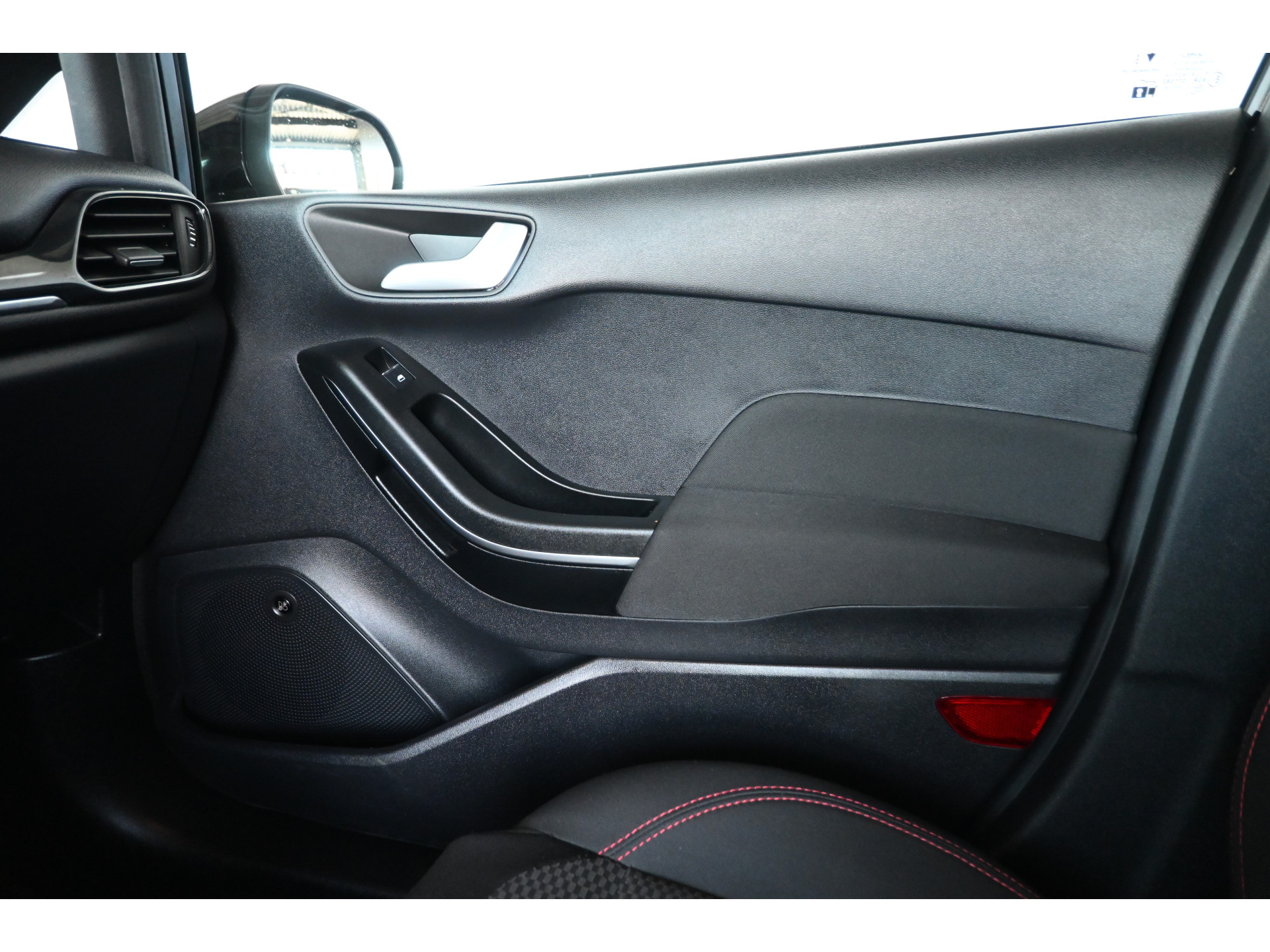 Ford Fiesta 1.0 EcoBoost ST-Line Bang & Olufsen Clima Navigatie Cruise control LED Stoelverwarming Inruil Mogelijk!