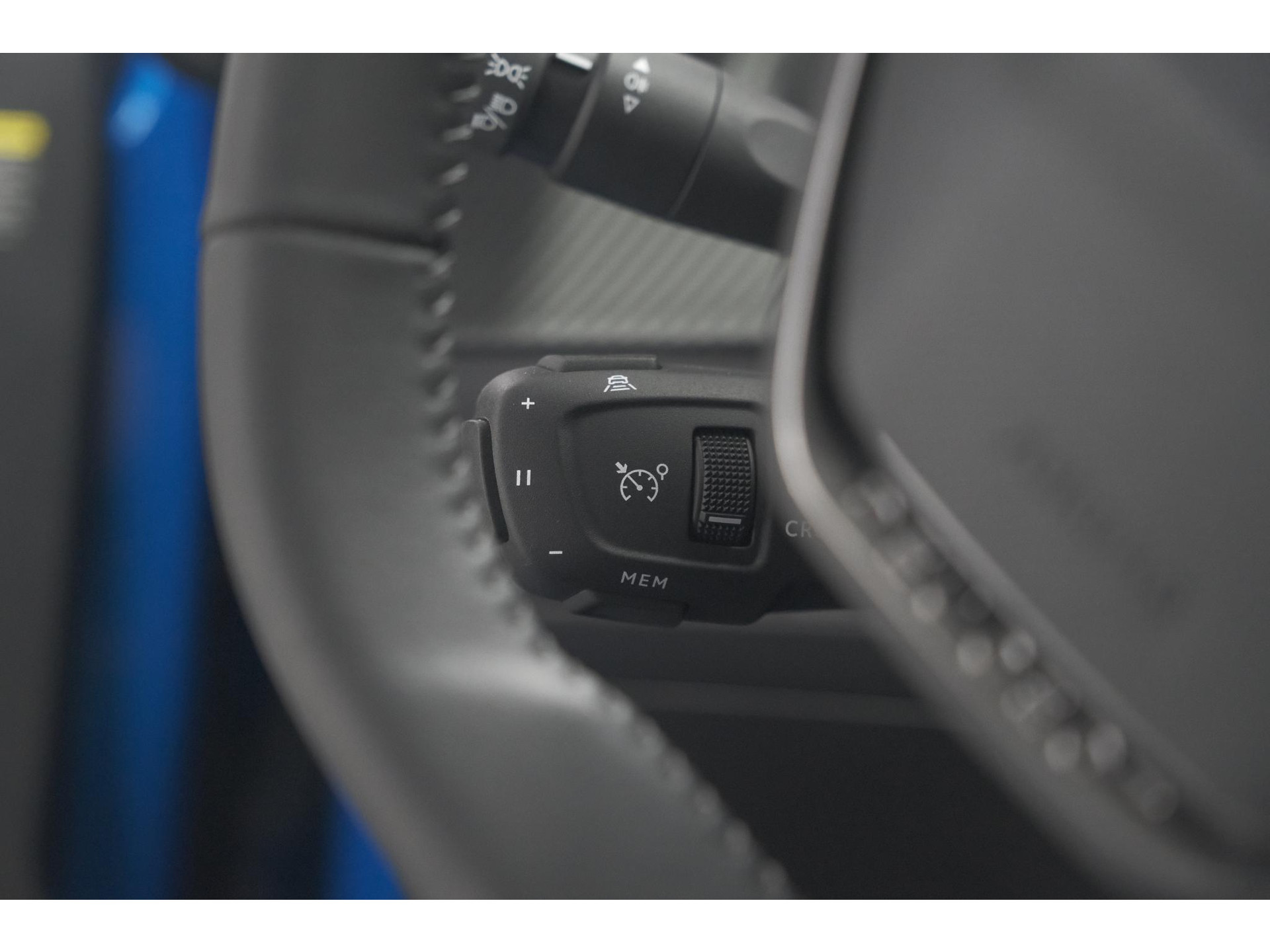 Peugeot 208 PureTech 100 Allure | Stoelverwarming | Adaptieve Cruise Control | Camera | Apple Carplay