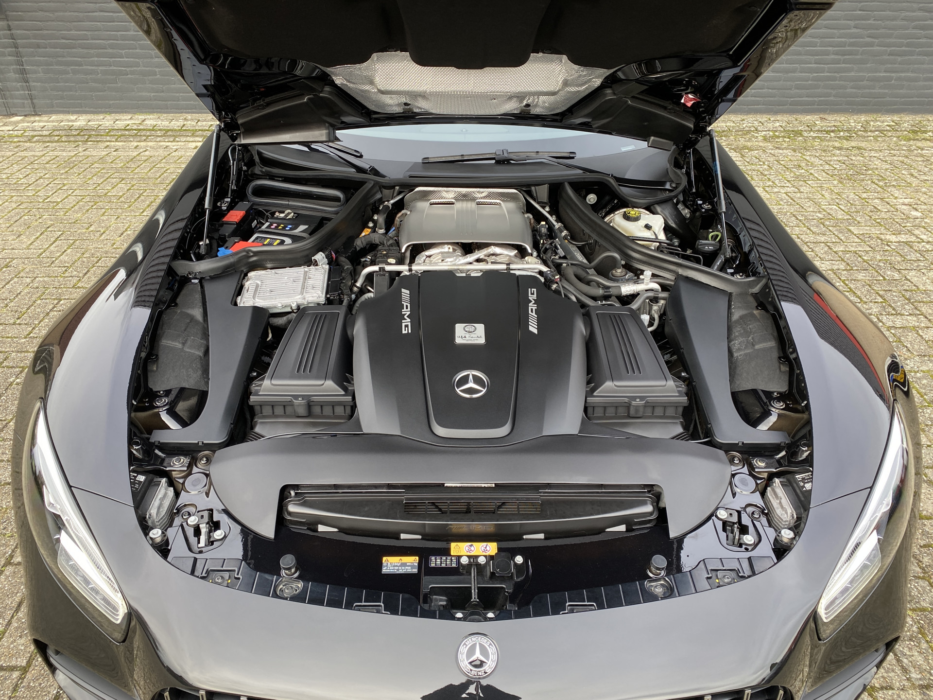 Mercedes-Benz AMG GT C Roadster 4.0 Premium V8 577 pk AUT. | dealer onderhouden | achteras besturing | memory stoel | adaptieve cruise | 360 camera
