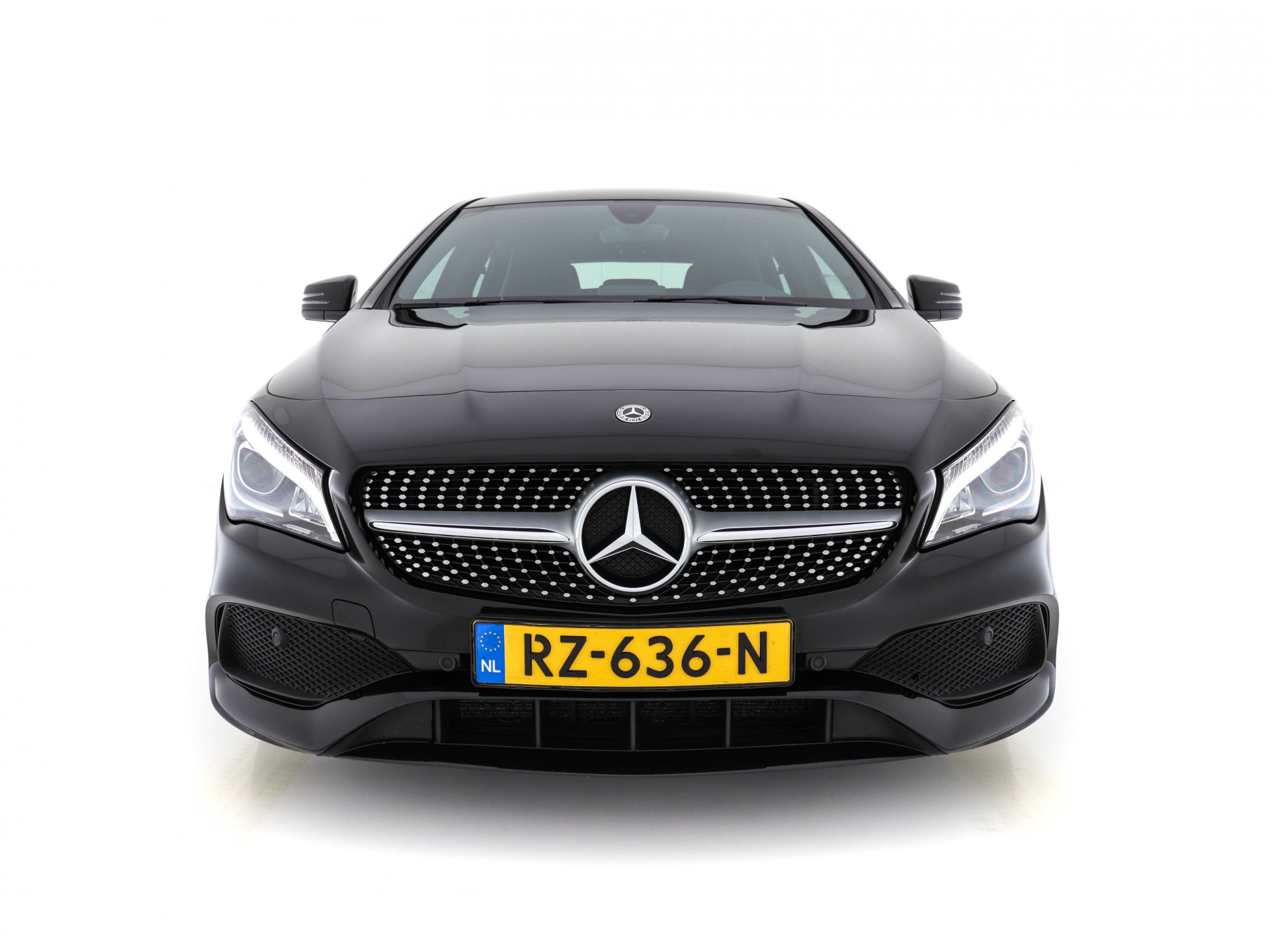 Mercedes-Benz CLA-klasse Shooting Brake 180 AMG-Line Business Solution (INCL-BTW) Aut. *NAVI-FULLMAP | FULL-LED | LEATHER-MICROFIBRE | CAMERA | ECC | PDC | CRUISE | SPORT-SEATS | SHIFT-PADDLES | 18"ALU*