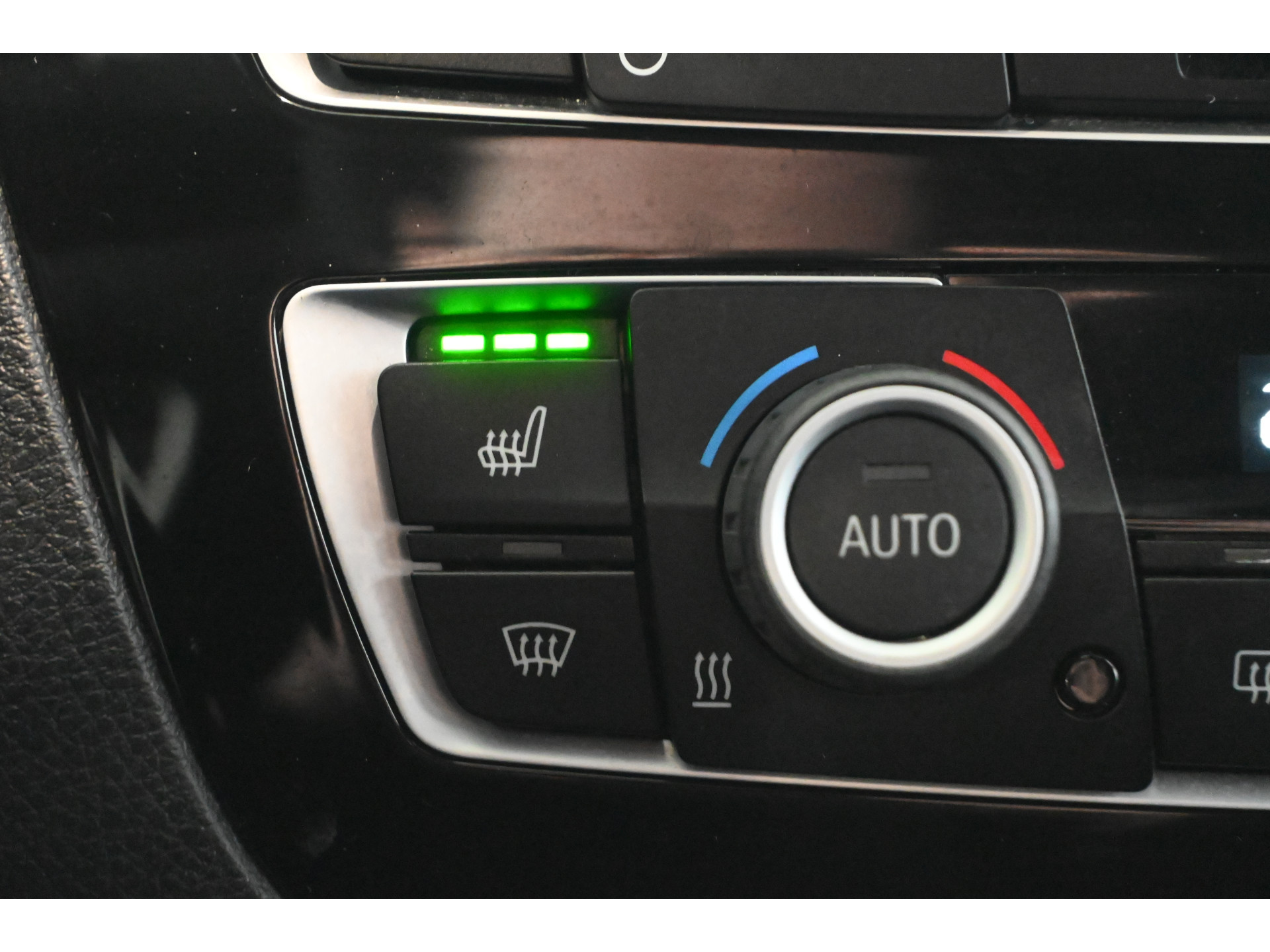 BMW 1-serie 116i Sport Cima Navigatie Pdc Cruise Control LED Stoelverwarming Inruil Mogelijk!