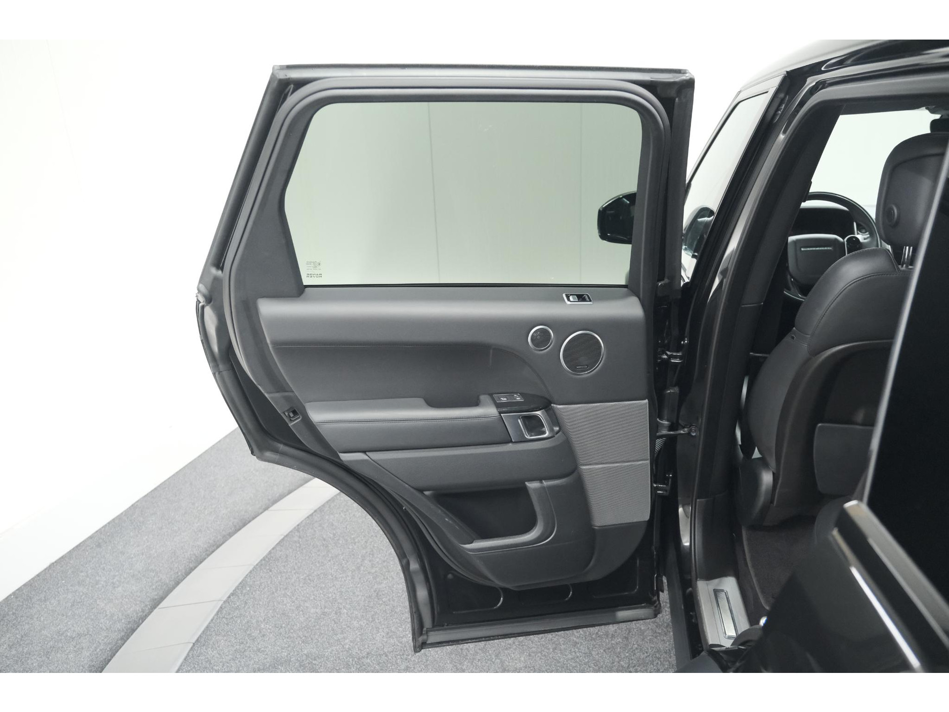 Land Rover Range Rover Sport 3.0 SDV6 HSE Dynamic 3500kg trekgewicht - BTW - Zwart/Zwart