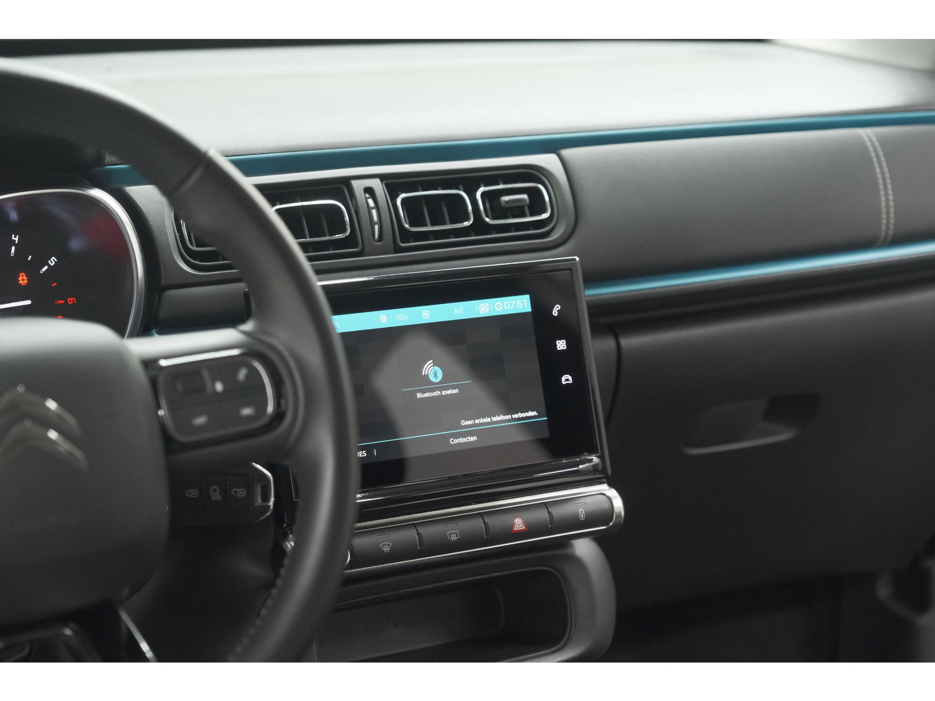 Citroen C3 PureTech 110 EAT6 Shine | Camera | Navigatie | Parkeersensoren | Apple Carplay | 17 Inch Lichtmetalen Velgen