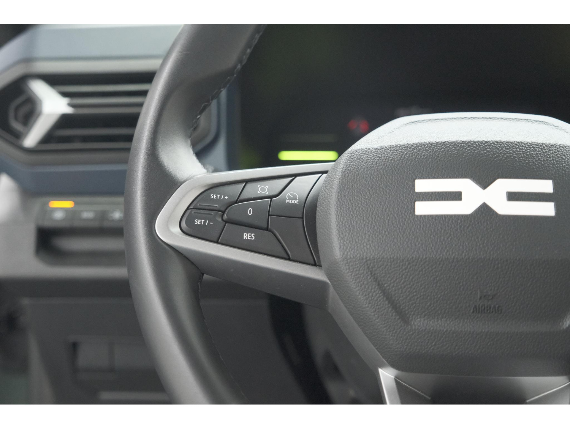 Dacia Duster Mild Hybrid 130 Expression | Camera | Stoelverwarming | Apple Carplay | Navigatie