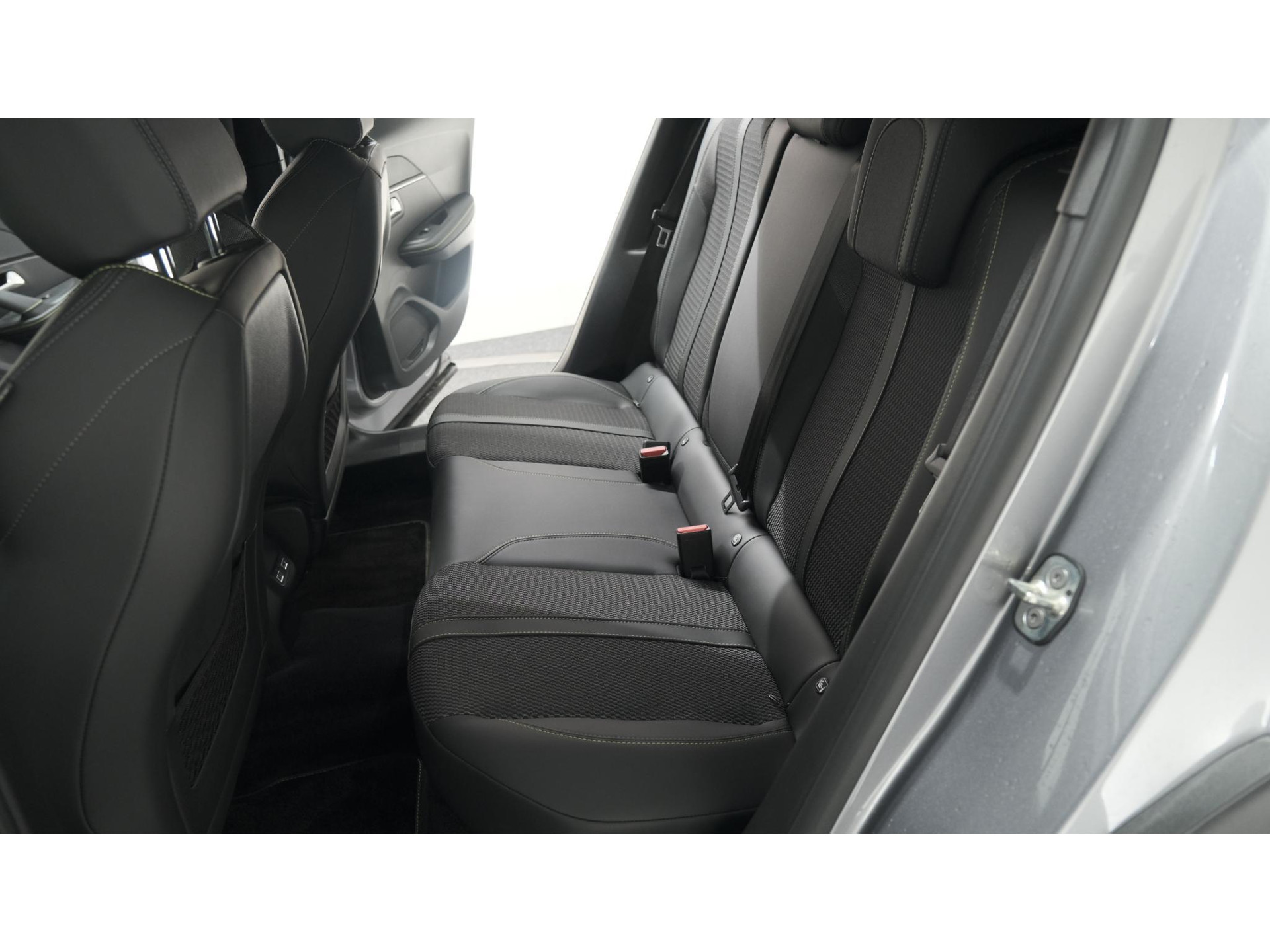 Peugeot 2008 PureTech 130 EAT8 GT | 360 Camera | Adaptieve Cruise Control | Dodehoekdetectie | Apple Carplay