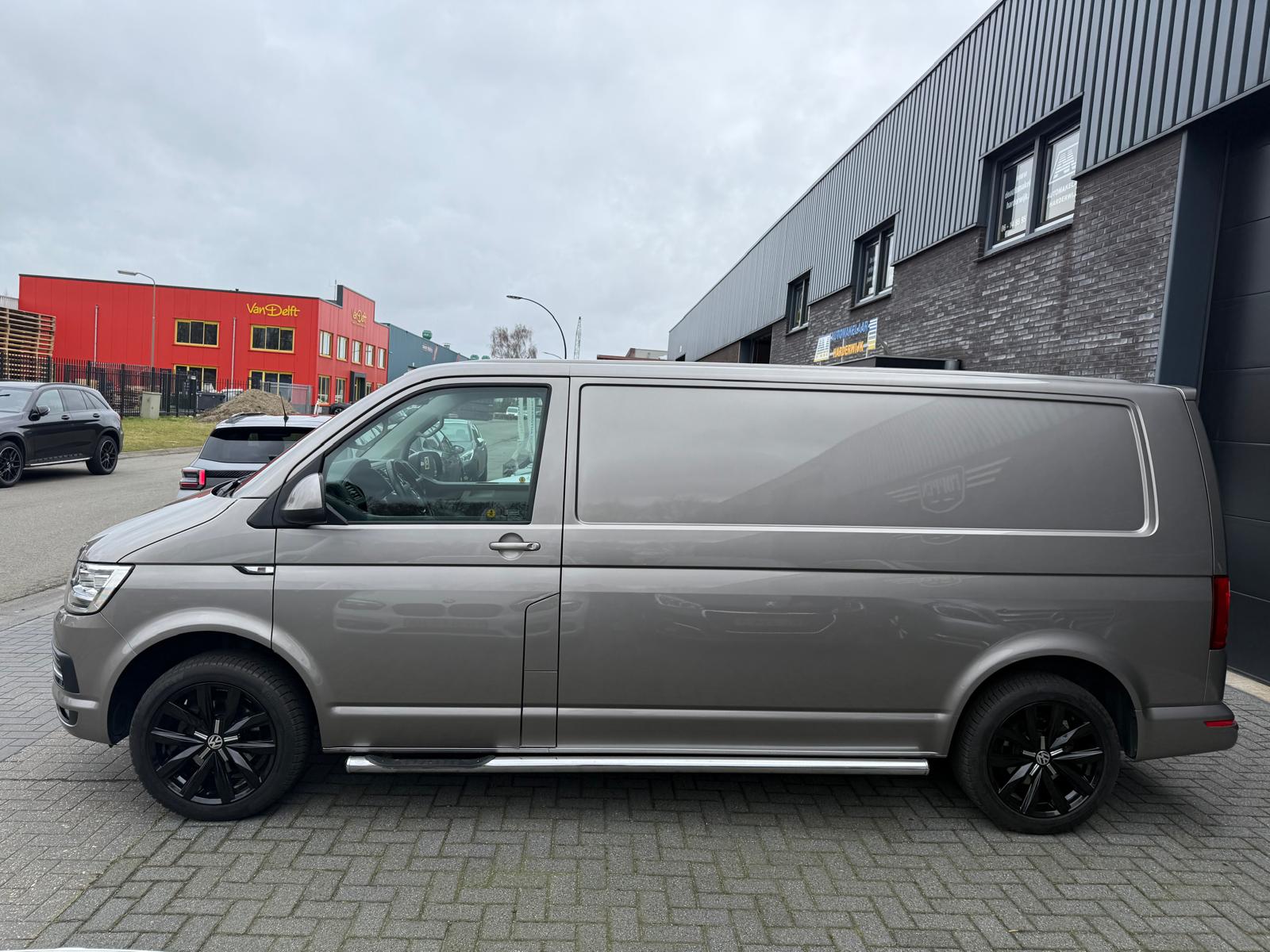 Volkswagen Transporter 2.0 TDI L2H1 DC Highline | 2E EIGENAAR | NW DISTR RIEM | NAVI | CAMERA | CRUISE |AIRCO |