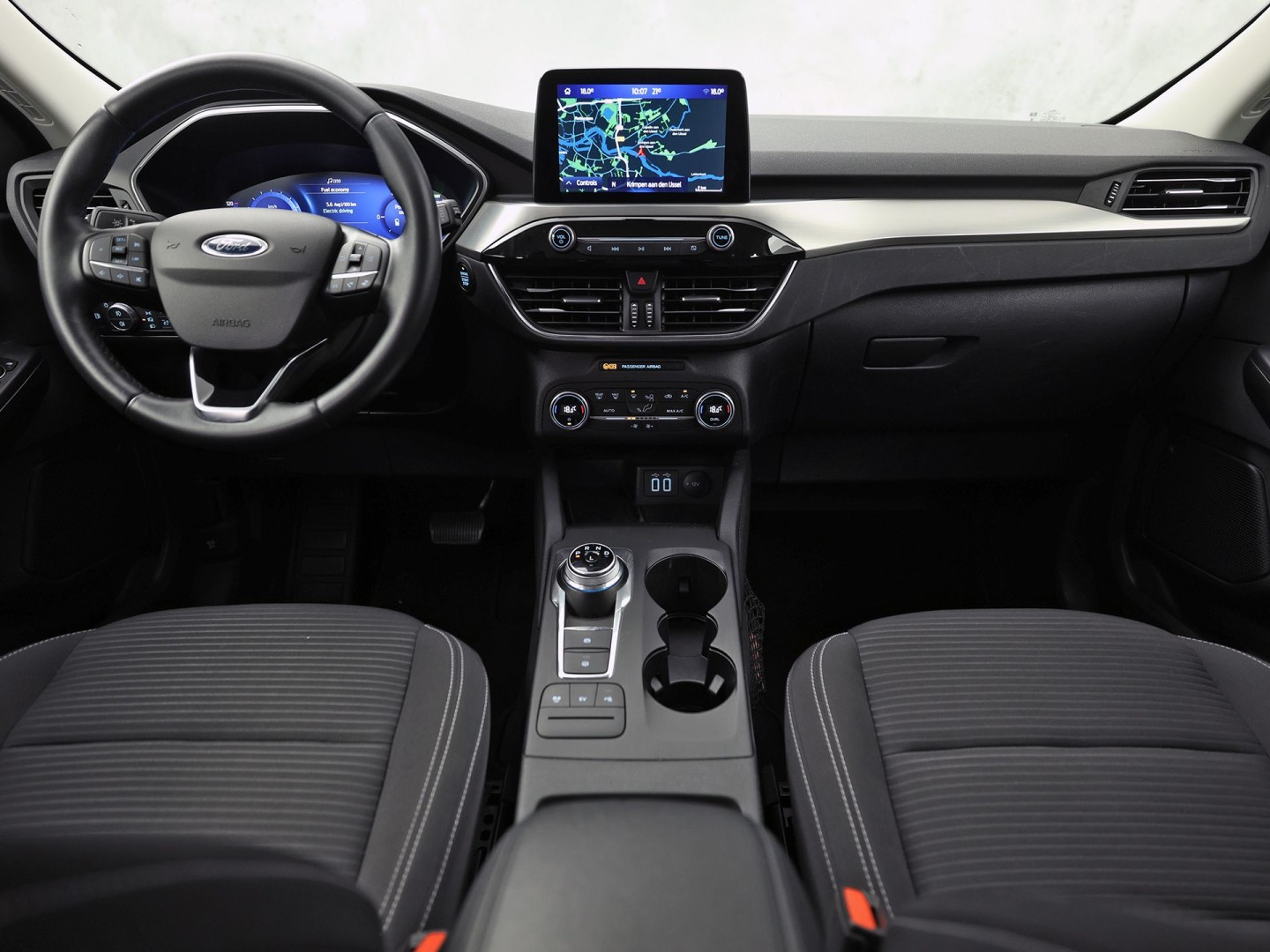 Ford Kuga 2.5 PHEV Titanium 225Pk Automaat (VIRTUAL COCKPIT, APPLE CARPLAY, GROOT NAVI, CAMERA, SPORTSTOELEN, KEYLESS, GETINT GLAS, LANE ASSIST, NIEUWSTAAT)