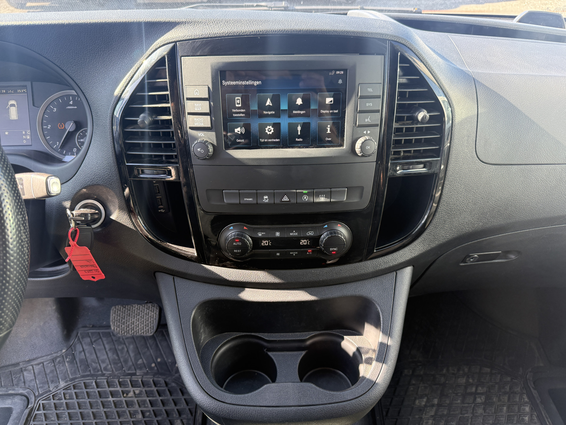 Mercedes-Benz Vito 119 1.9 CDI L2 190pk Automaat LE0 Dubbele Schuif Cruise Control Climate Control Trekhaak Carplay Camera Parkeersensoren v+a