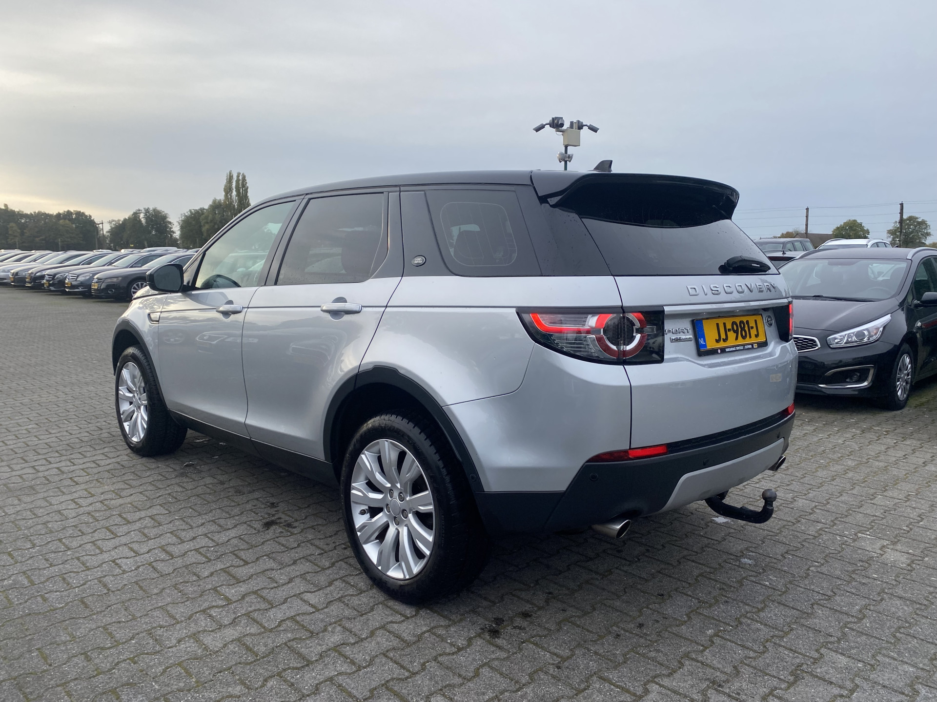 Land Rover Discovery Sport 2.0 TD4 HSE Luxury AWD [⚠️] *NAVI-FULLMAP | BI-XENON | LEATHER | MERIDIAN-SURROUND | CAMERA | ECC | PDC | CRUISE | LANE-ASSIST | MEMORY-PACK | PRIVACY-GLASS | TOWBAR | HEATED-COMFORTSEATS | LANE-ASSIST | 19"ALU*