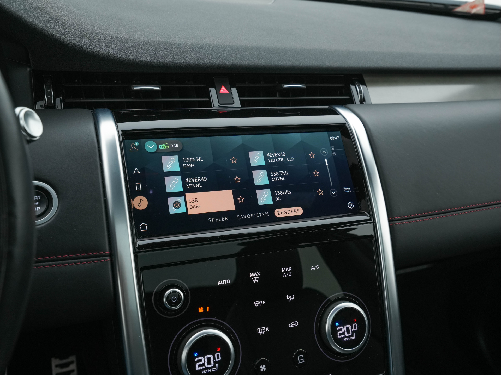 Land Rover Discovery Sport P300e 1.5 R-Dynamic Sportpack HSE AWD (INCL-BTW) *PANO | LEATHER | MERIDIAN-AUDIO | FULL-LED | MEMORY-PACK | DIGI-COCKPIT | NAVI-FULLMAP | CAMERA | KEYLESS | PRIVACY-GLASS | DAB | SHIFT-PADDLES | TOWBAR | LANE-ASSIST | 20'