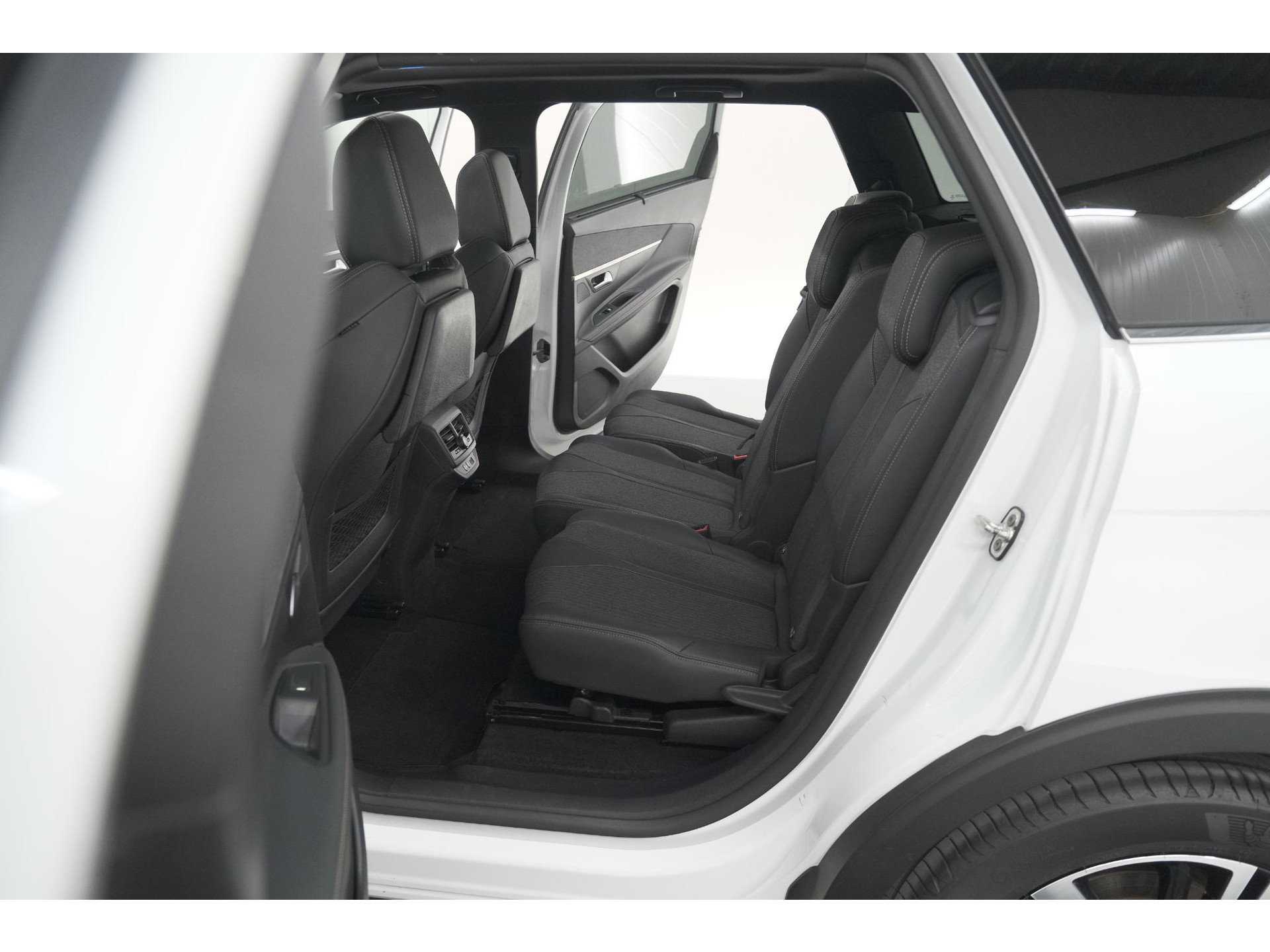 Peugeot 5008 PureTech 130 EAT8 GT-Line | Schuif-/Kanteldak | Trekhaak | Elektrische Kofferklep | Camera