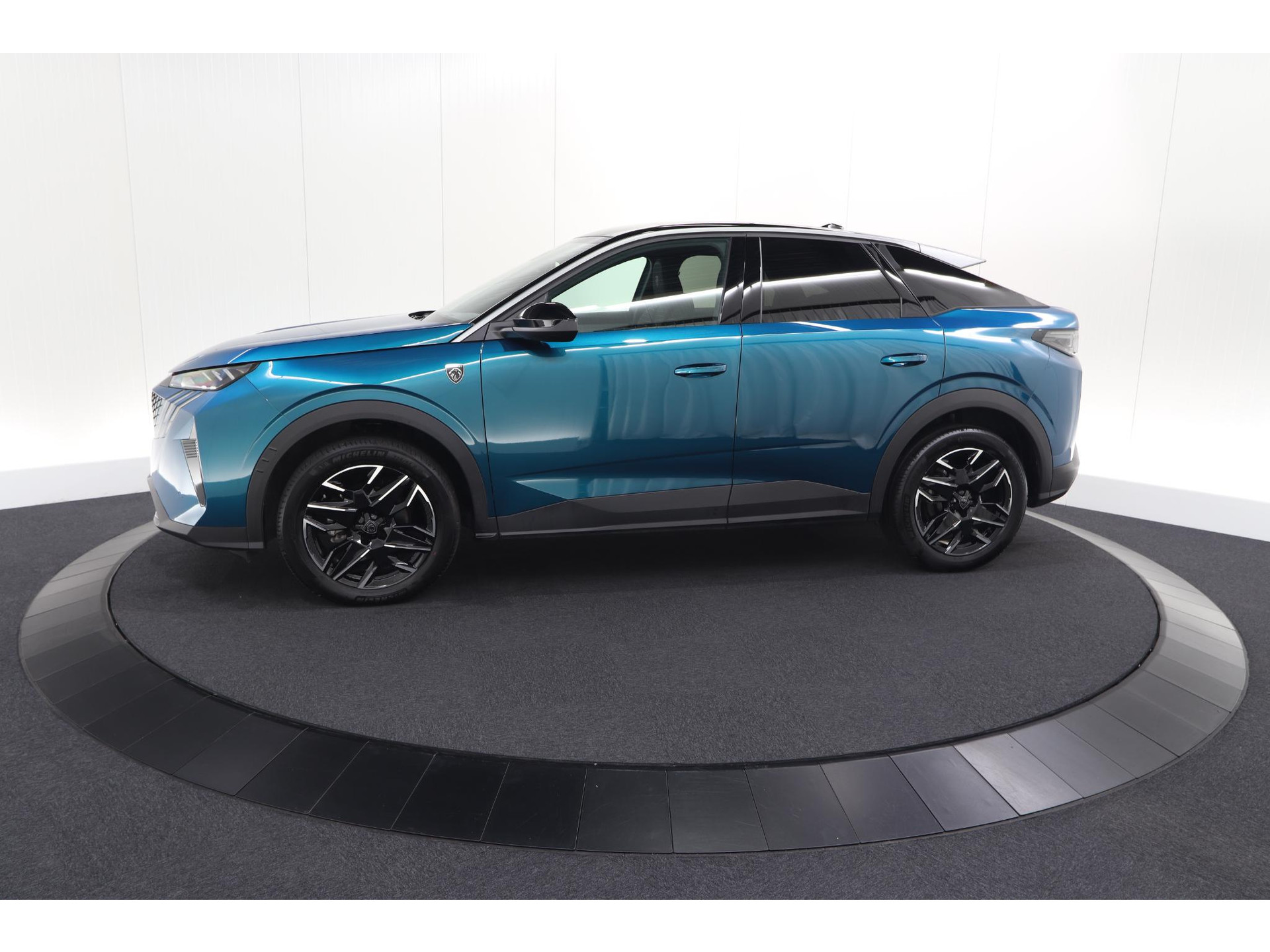 Peugeot 3008 1.2 Hybrid 136 GT | Elektrische Kofferklep | Camera | Adaptieve Cruise Control | Apple CarPlay