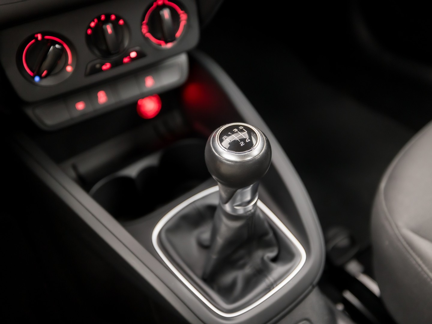 Audi A1 Sportback 1.2 TFSI S-Line Sport (NAVIGATIE, 5 DEURS, PARKEERSENSOREN, CRUISE, SPORTSTOELEN, LED ACHTERLICHTEN, BLUETOOTH, NIEUWE APK, NIEUWSTAAT)