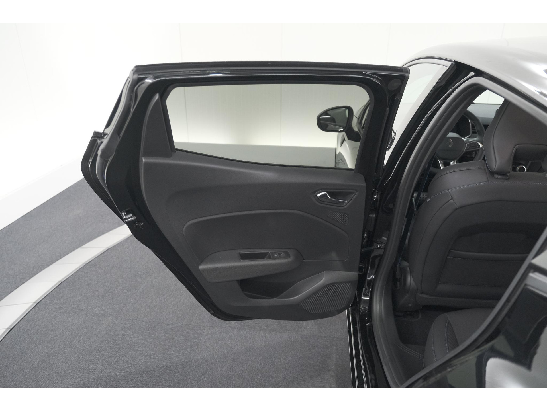 Renault Clio 1.6 E-Tech Full Hybrid 145 esprit Alpine | 360 Camera | Adaptieve Cruise Control | Dodehoekdetectie | 9.3 Inch Infotainmentscherm