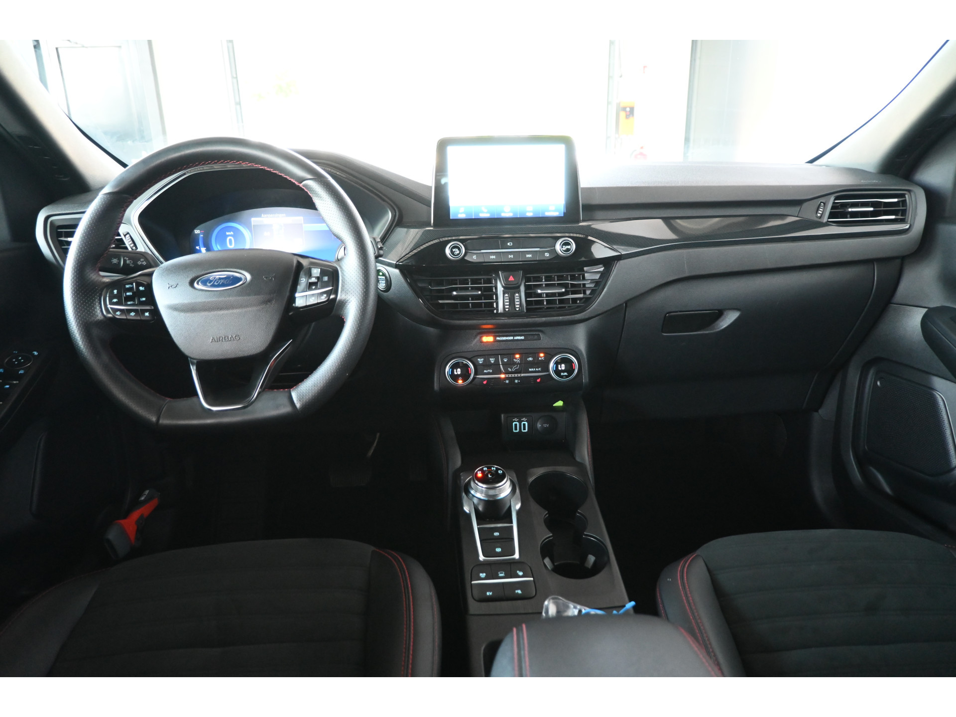 Ford Kuga 2.5 PHEV Vignale Automaat Navigatie Stoelverwarming Head Up! LED Camera Rijklaarprijs! Inruil Mogelijk!