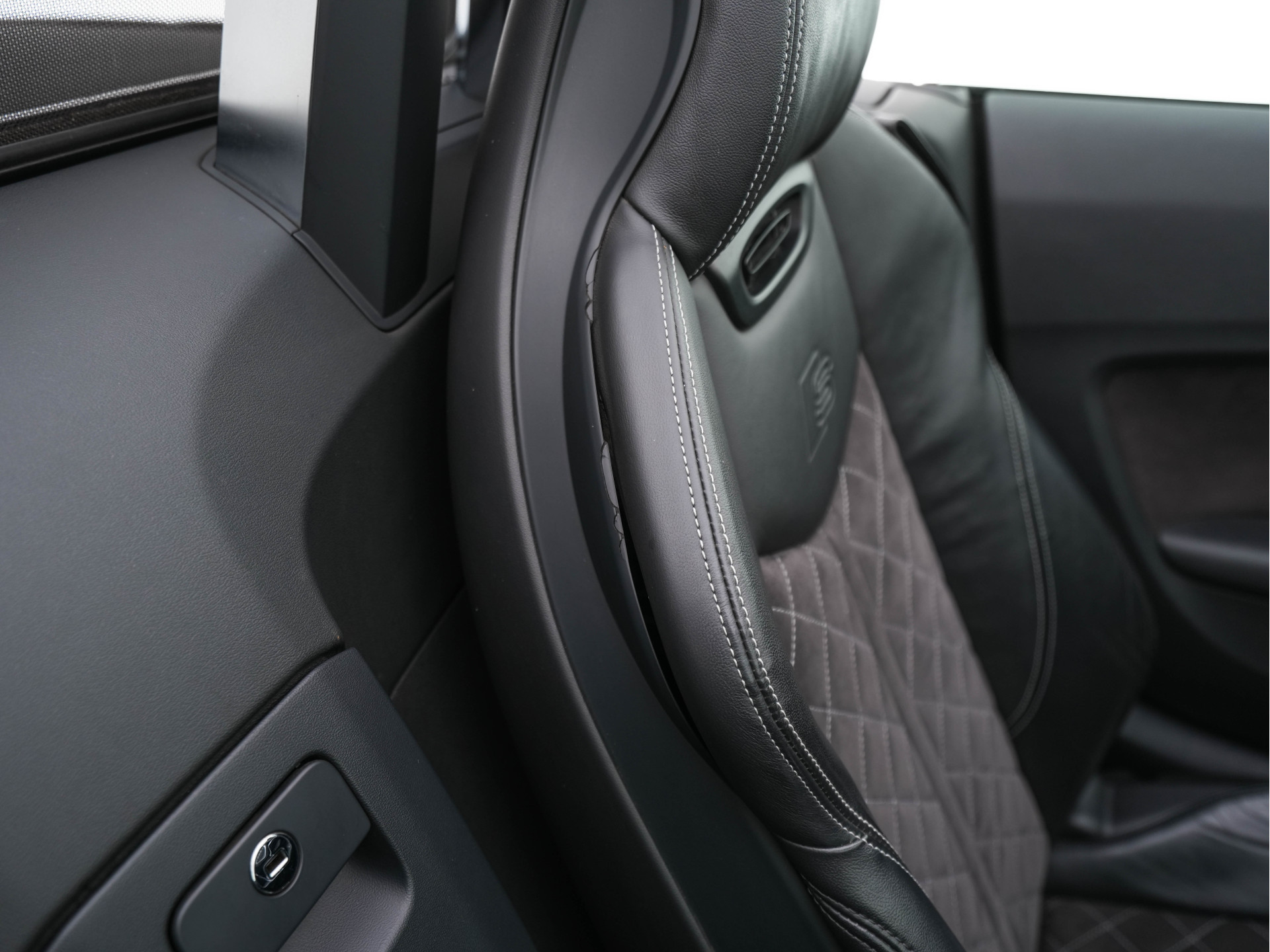 Audi TT Roadster 2.0 TFSI S-Line Pro Line Quattro Aut. *LEATHER-ALCANTARA | FULL-LED | BANG&OLUFSEN-AUDIO | DIGI-COCKPIT | AIR-SCARF | HEATED-SPORTSEATS | NAVI-FULLMAP | DAB+ | KEYLESS | ECC | PDC | 18''ALU*