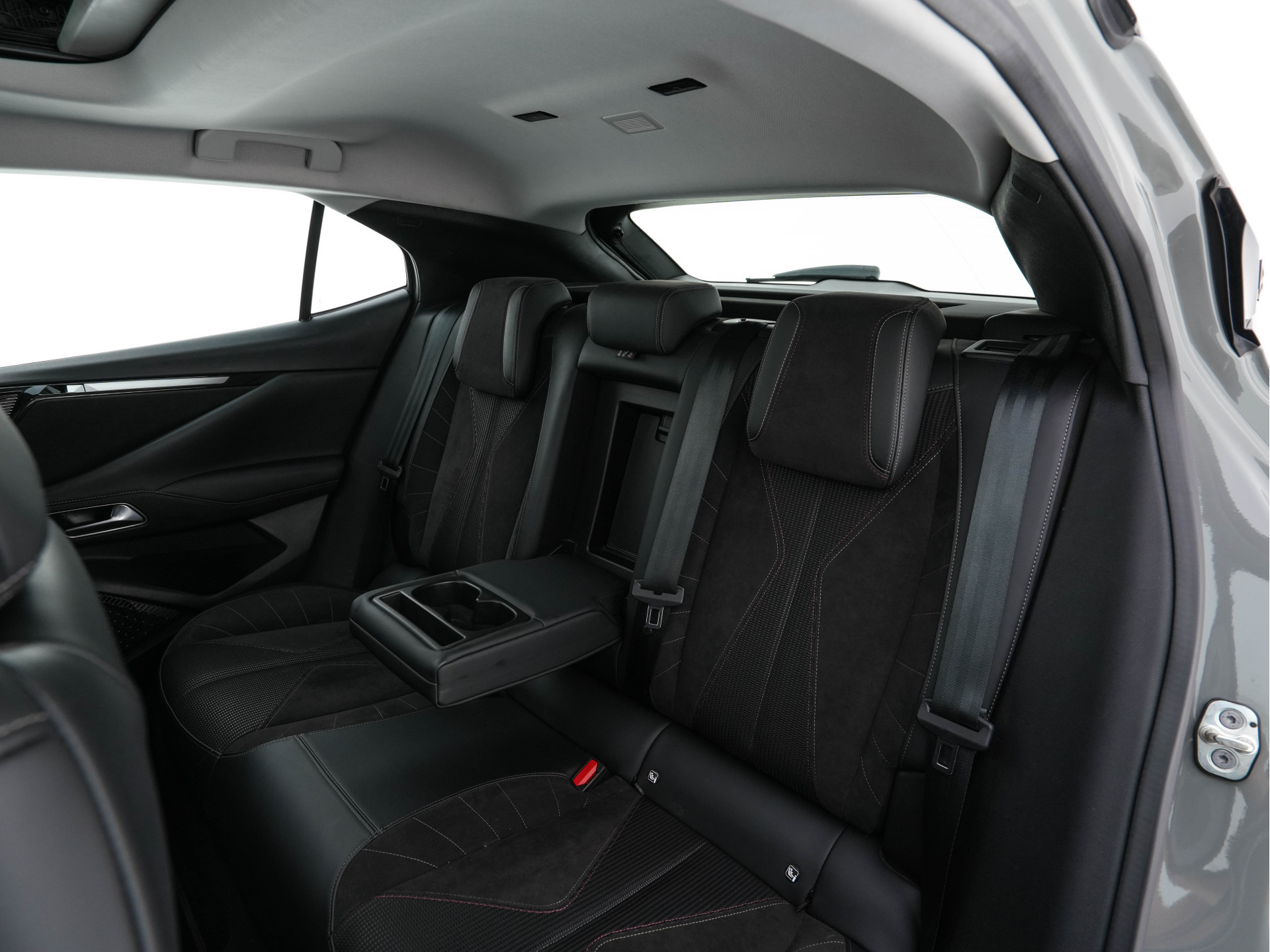 DS 4 1.6 PureTech Performance Line (INCL-BTW) Aut. *PANO | LEATHER-MICROFIBRE | FULL-LED | HEATED-SPORTSEATS | DIGI-COCKPIT | KEYLESS | CAMERA | LANE-ASSIST | CARPLAY | ECC | SHIFT-PADDLES | PDC | TOWBAR | 19''ALU*