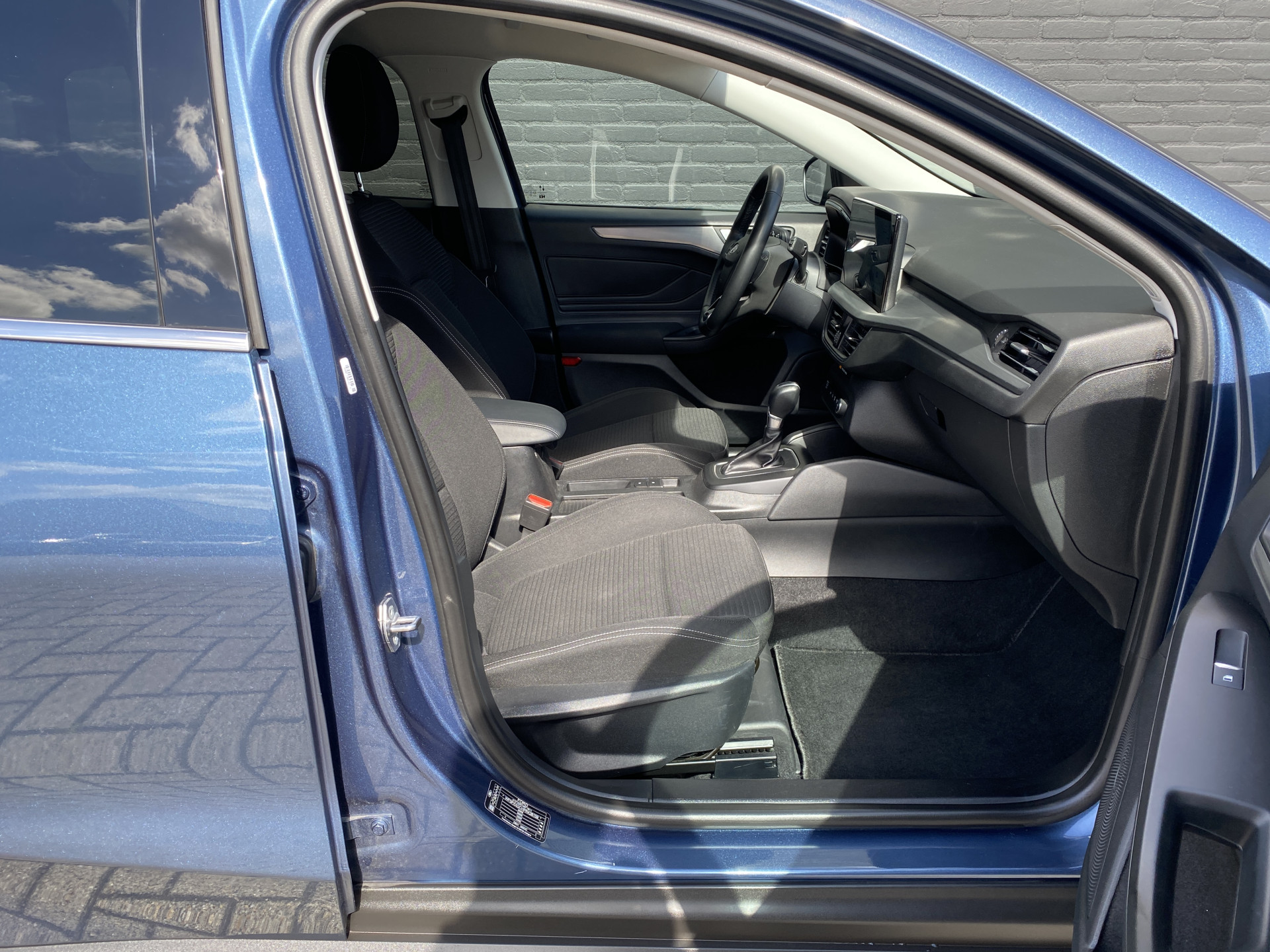 Ford Focus Wagon 1.0 EcoBoost Hybrid 155 pk Titanium AUT. | 1e eigenaar | dealer onderh. | navigatie | cruise control | BTW auto