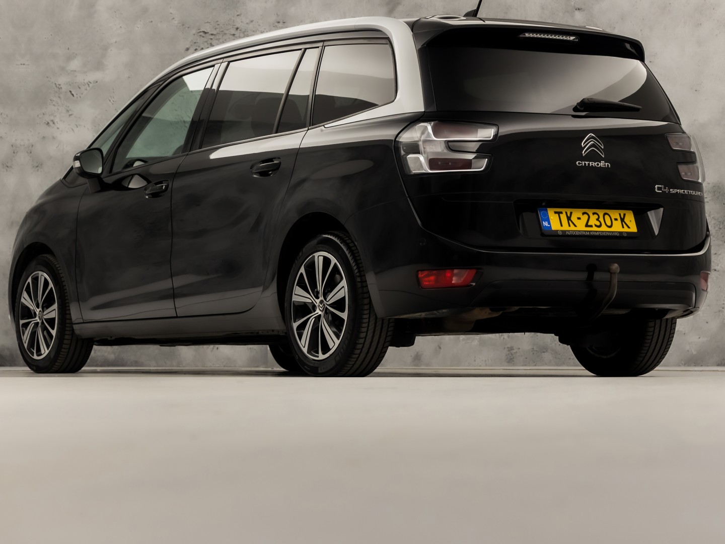 Citroën Grand C4 Spacetourer 1.2 PureTech Sport 7 Persoons Automaat 131Pk (APPLE CARPLAY, DB-RIEM VERVANGEN, GROOT NAVI, CAMERA, GETINT GLAS, TREKHAAK, NIEUWE APK, NIEUWSTAAT)