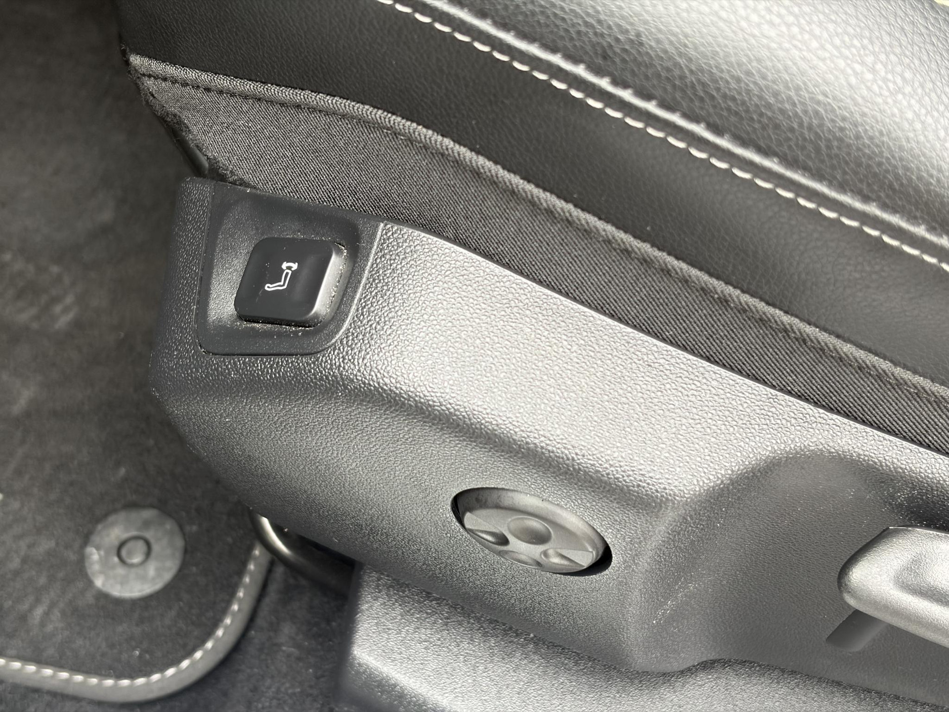 Opel Grandland X 1.2 Turbo Ultimate D-riem vv in 12-2024,1e Eigenaar,360° Camera,Trekhaak,131pk,6 Bak,Navi,Halfleder,Dodehoek,Rijstrooksensor,Keyless,Stoelverw,N.A.P,Apk tot 02-2027