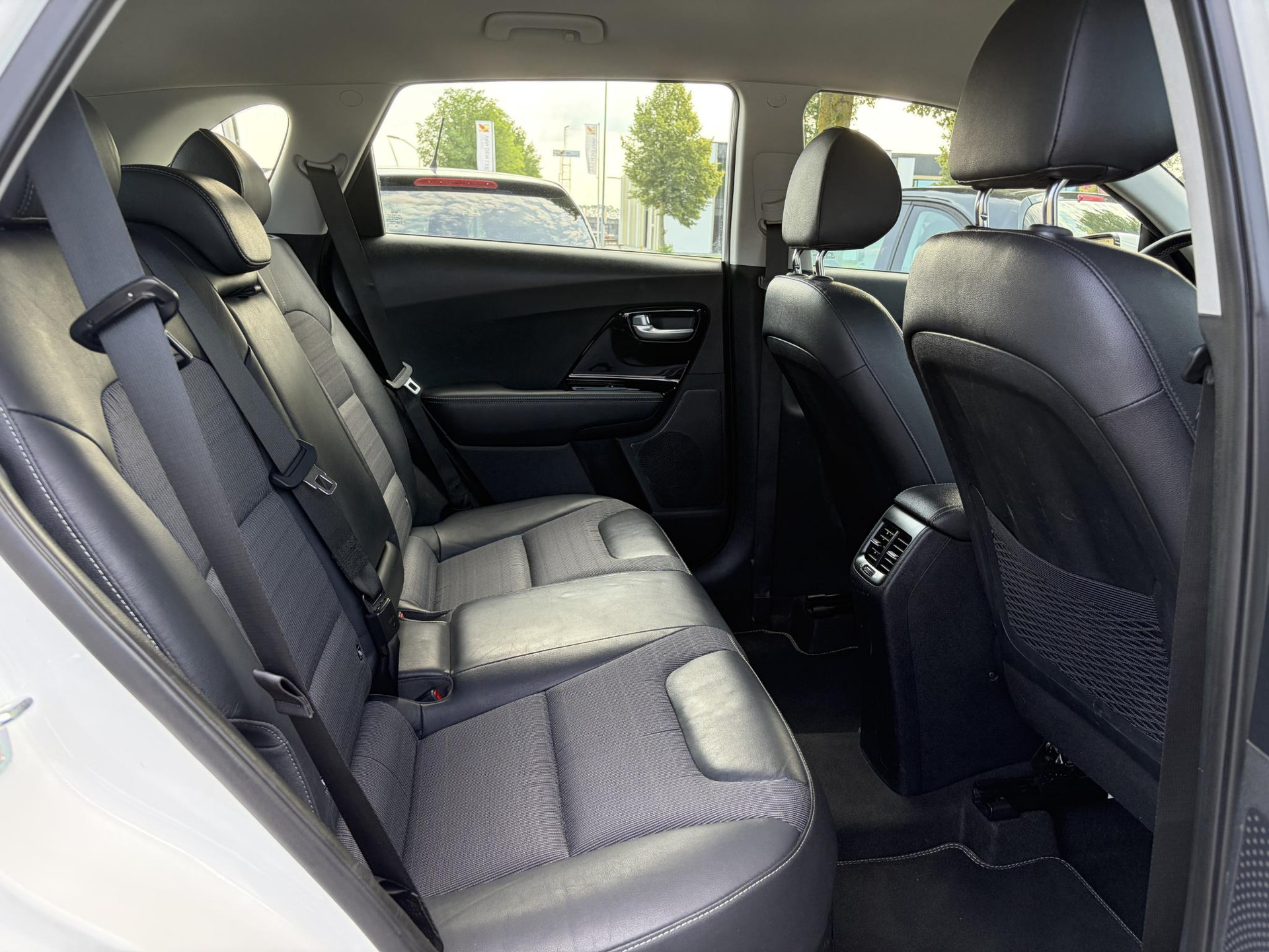 Kia Niro 1.6 GDi Hybrid DynamicLine SOH %100,Carplay,142pk,Camera,Navi,Clima,Cruise,Pdc,Rijstrooksensor,Halfleder,N.A.P,Apk tot 11-2026