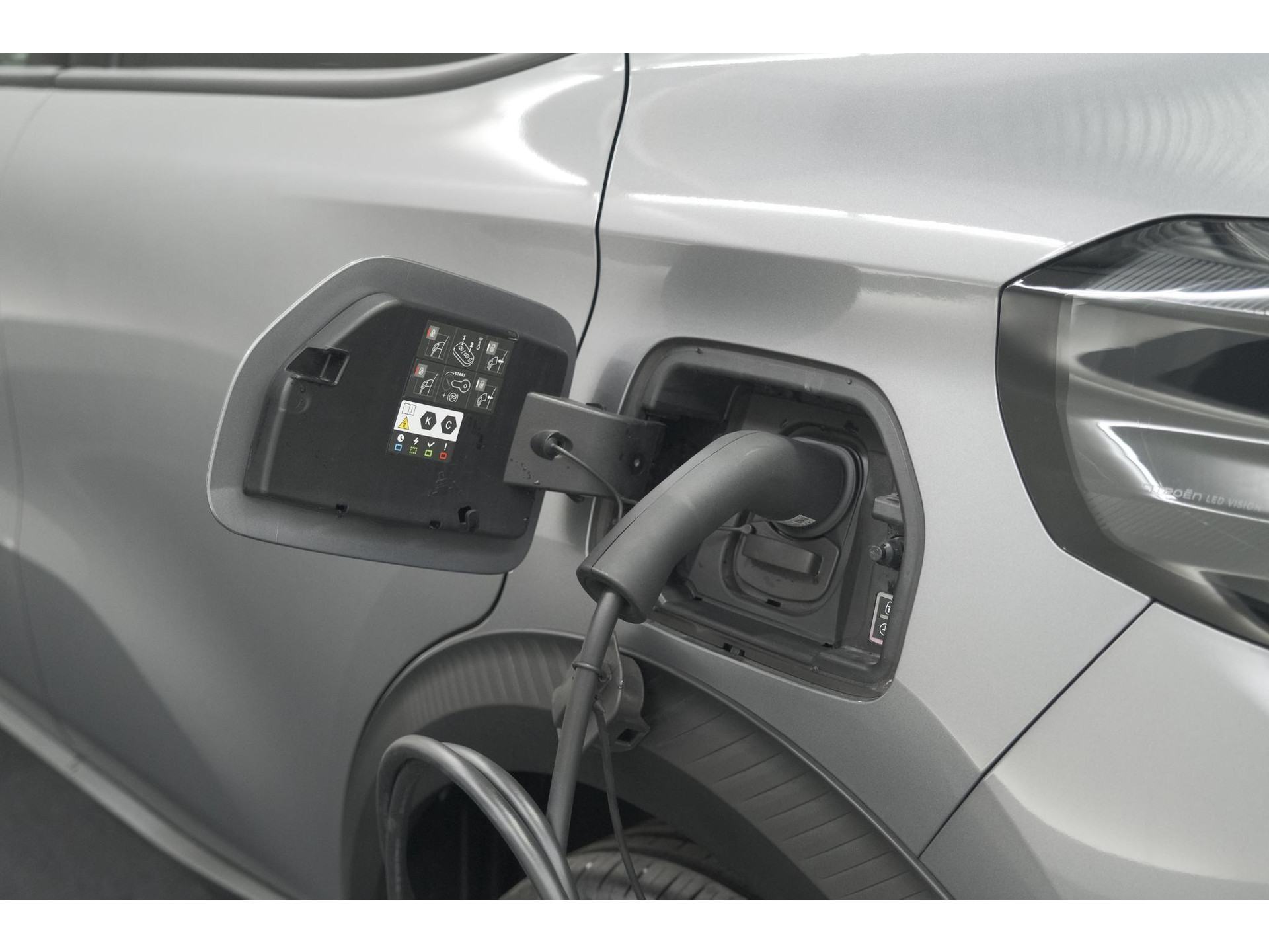 Citroen Ë-C3 Max 113pk 44 kWh | 7 KW Laadfunctie | Camera | Navigatie | Apple Carplay | Parkeersensoren