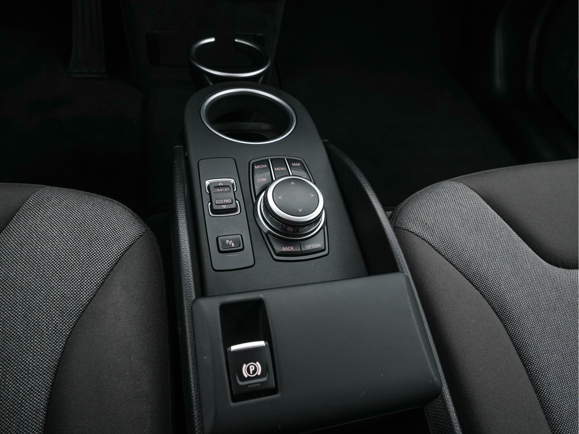 BMW i3 Basis 120Ah Sport 42 kWh [ 3-Fase-11kW ] {SOH-100%} (INCL-BTW) *HEATPUMP | FULL-LED | NAVI-FULLMAP | KEYLESS | COMFORTSEATS | ECC | CCS-FASTLOADER | PDC | DIGI-COCKPIT | CRUISE | 20''ALU*