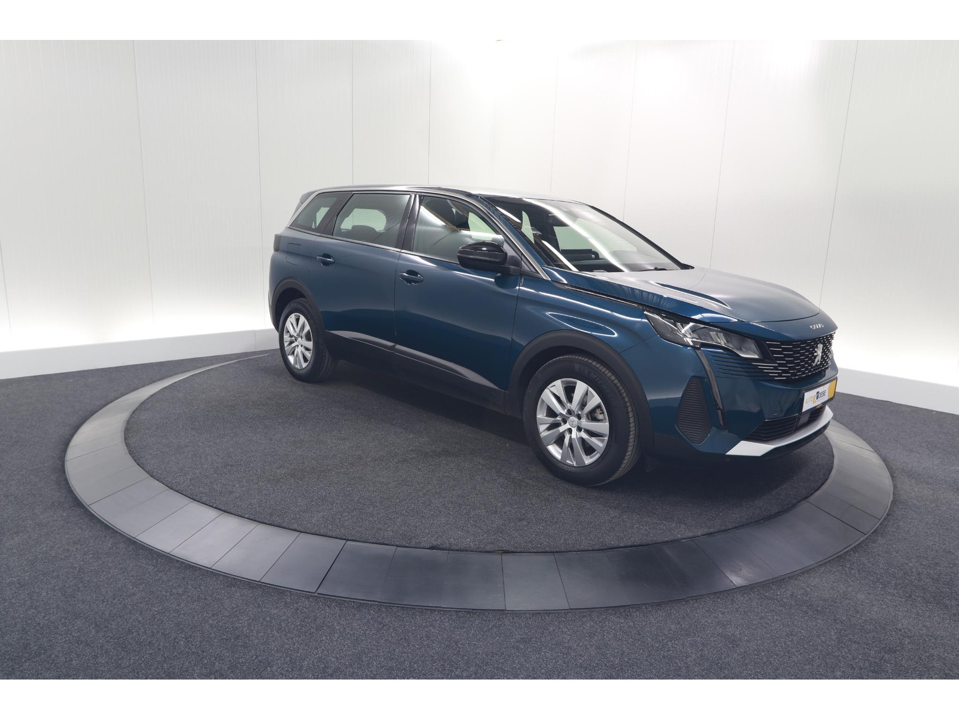 Peugeot 5008 PureTech 130 EAT8 Active Pack | 7 Zitplaatsen | Camera | Navigatie | Apple Carplay | Parkeersensoren
