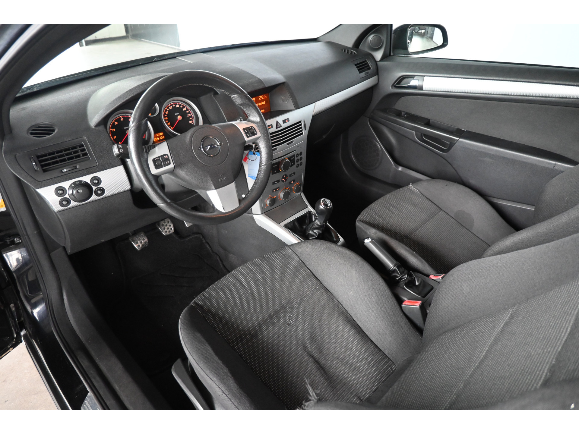 Opel Astra GTC 1.6 Sport Airco Cruise Control Trekhaak All in Prijs! Inruil Mogelijk!