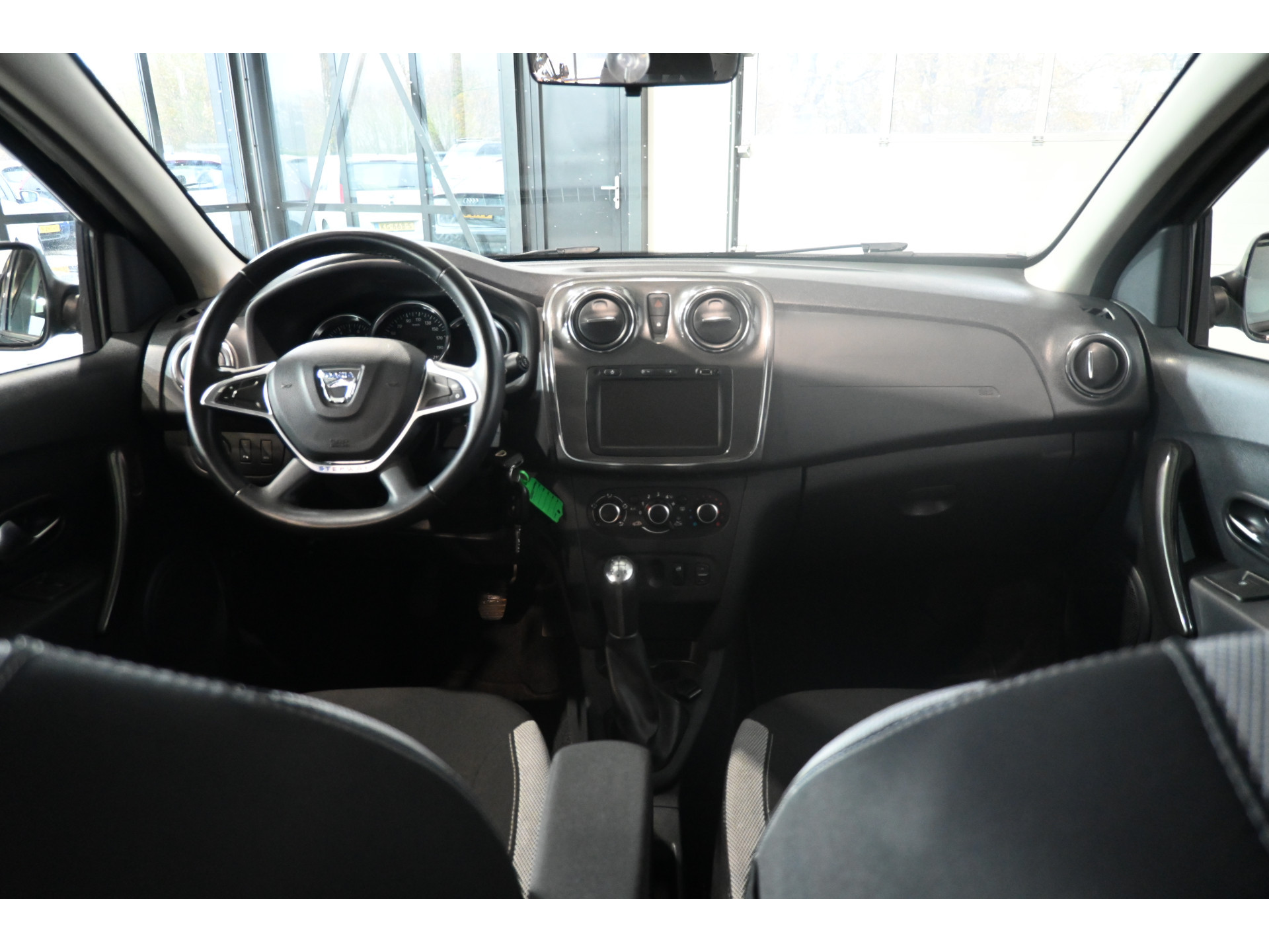 Dacia Sandero 0.9 TCe Stepway Tech Road Airco Navigatie Trekhaak Goed Onderhouden! Inruil Mogelijk!