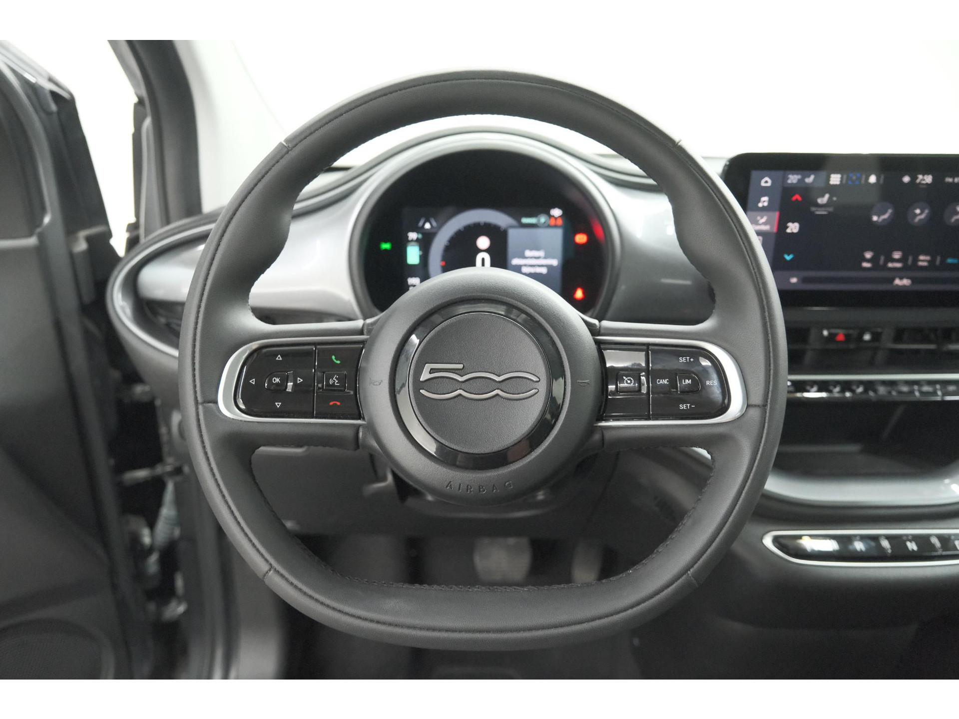 Fiat 500 Urban 42 kWh | SOH 97.6% | 3 Fase Laadfunctie | Camera | Apple Carplay | Parkeersensoren