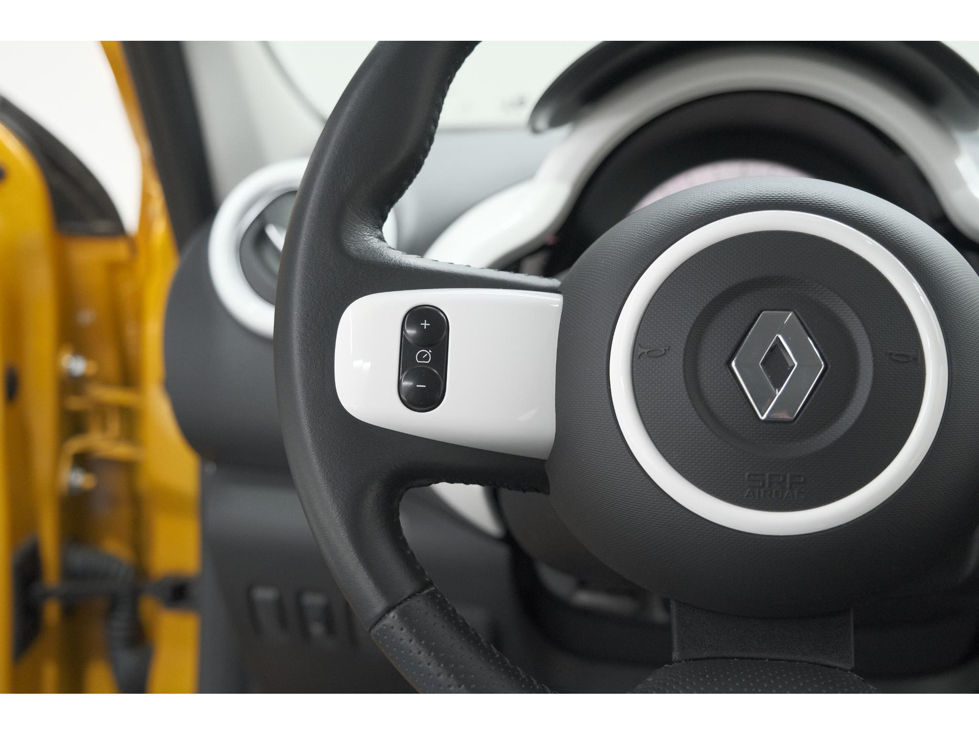 Renault Twingo Z.E. R80 Collection | Lage Kilometerstand | Apple Carplay | Climate Control