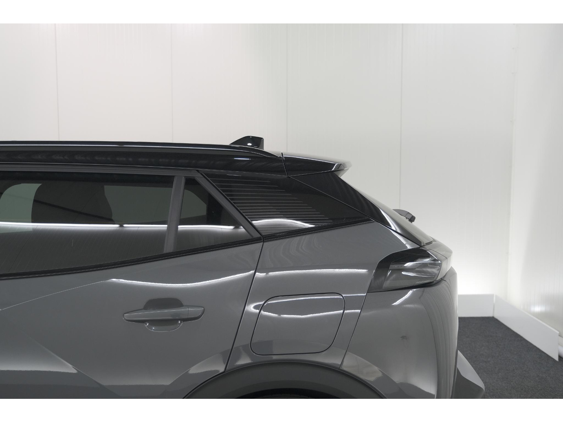 Peugeot 2008 PureTech 130 EAT8 GT | 360 Camera | Adaptieve Cruise Control | Stoelmaasage | Apple Carplay