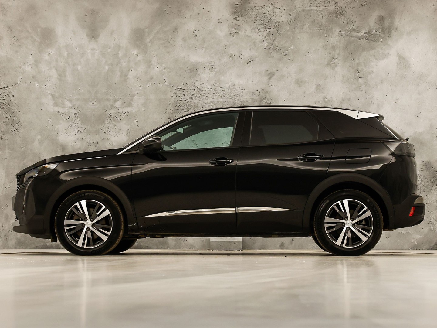 Peugeot 3008 1.6 HYbrid 225 Allure Sport 225Pk Automaat (APPLE CARPLAY, GROOT NAVI, 360 CAMERA, LEDER, SPORTSTOELEN, ZWART HEMEL, KEYLESS, GETINT GLAS, NIEUWSTAAT)